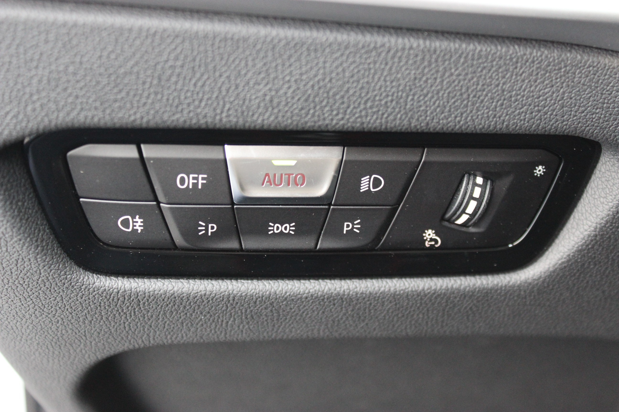 listing desktop thumbnail image 18