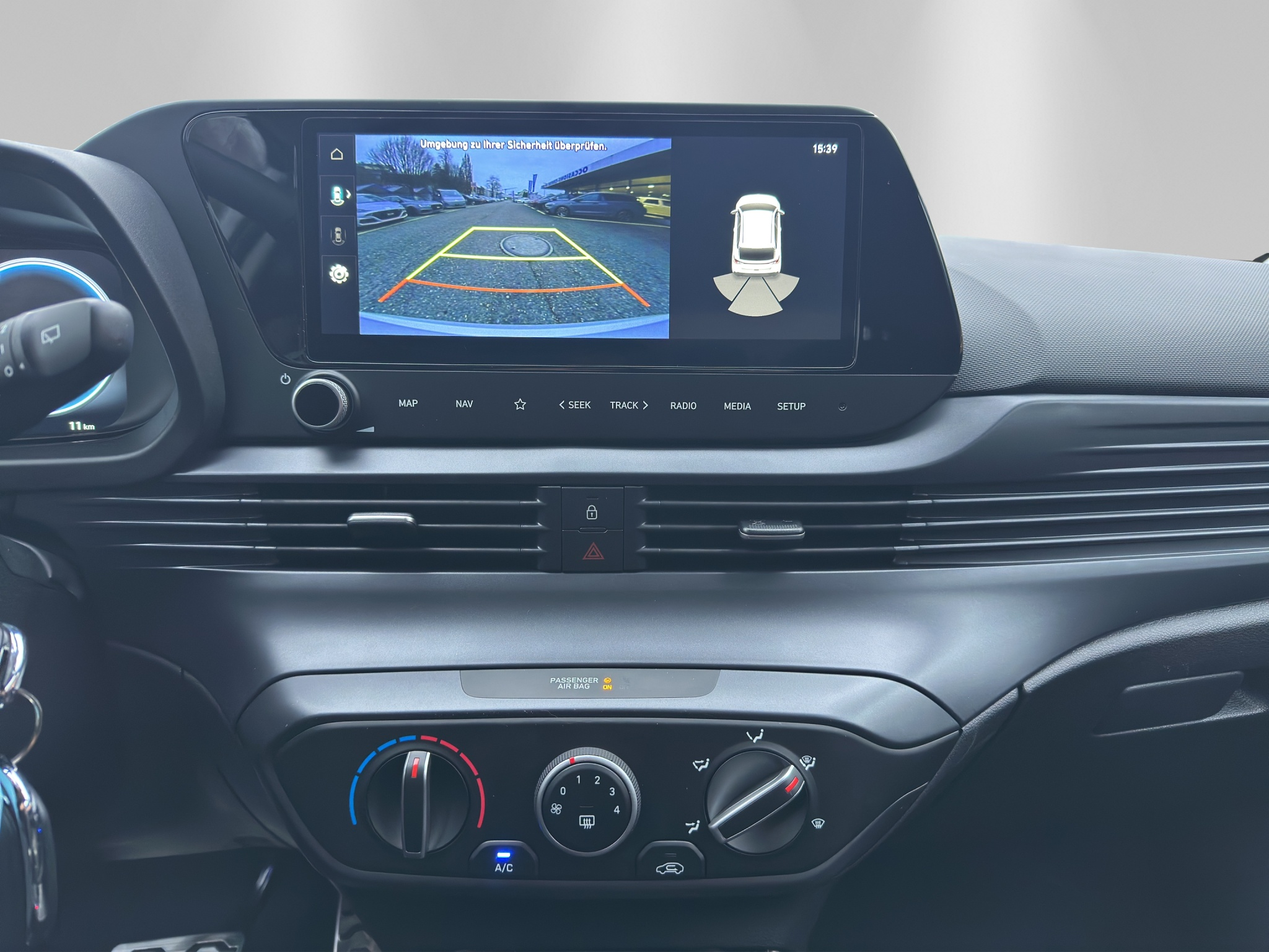 listing desktop thumbnail image 17