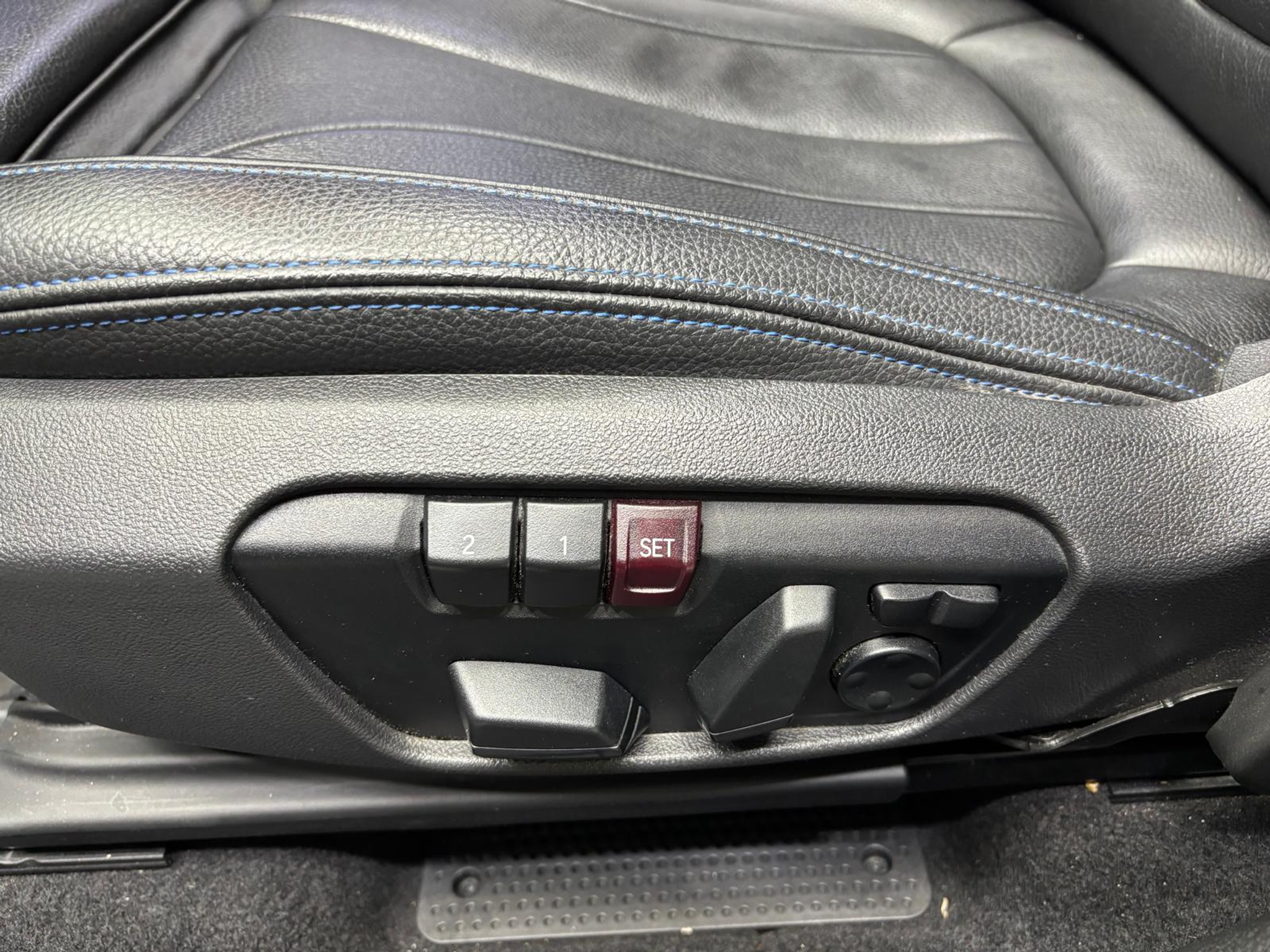 listing desktop thumbnail image 11