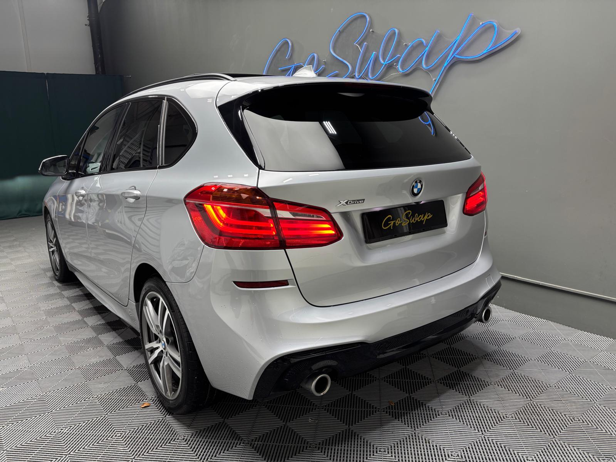 listing desktop thumbnail image 9