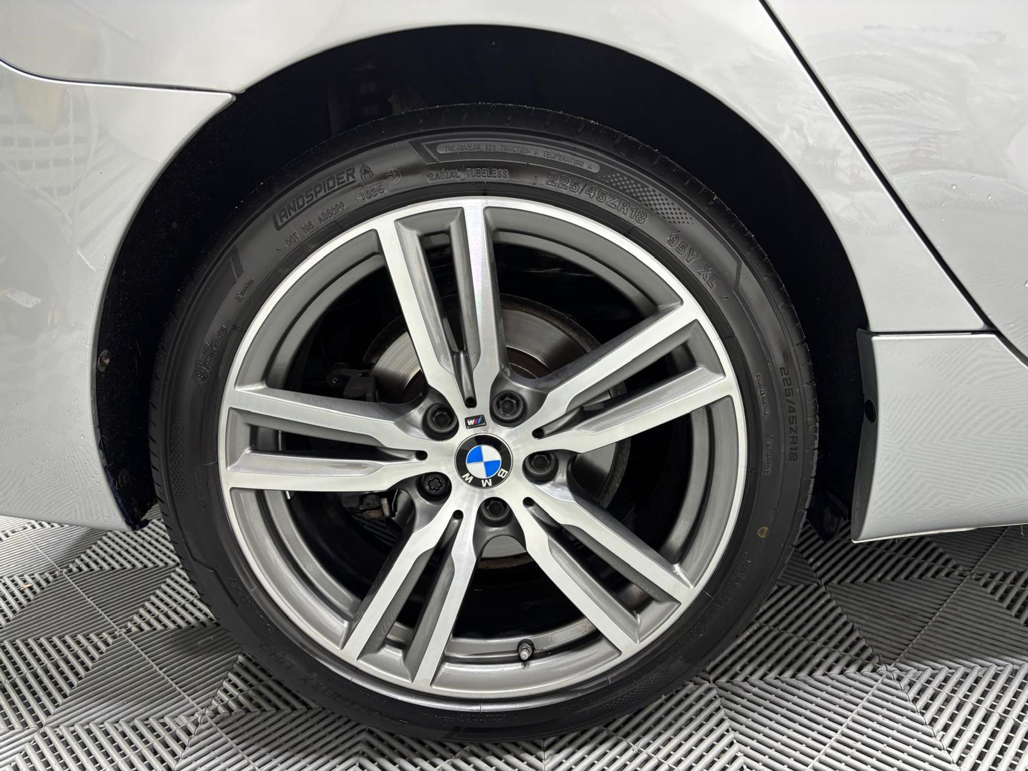 listing desktop thumbnail image 27