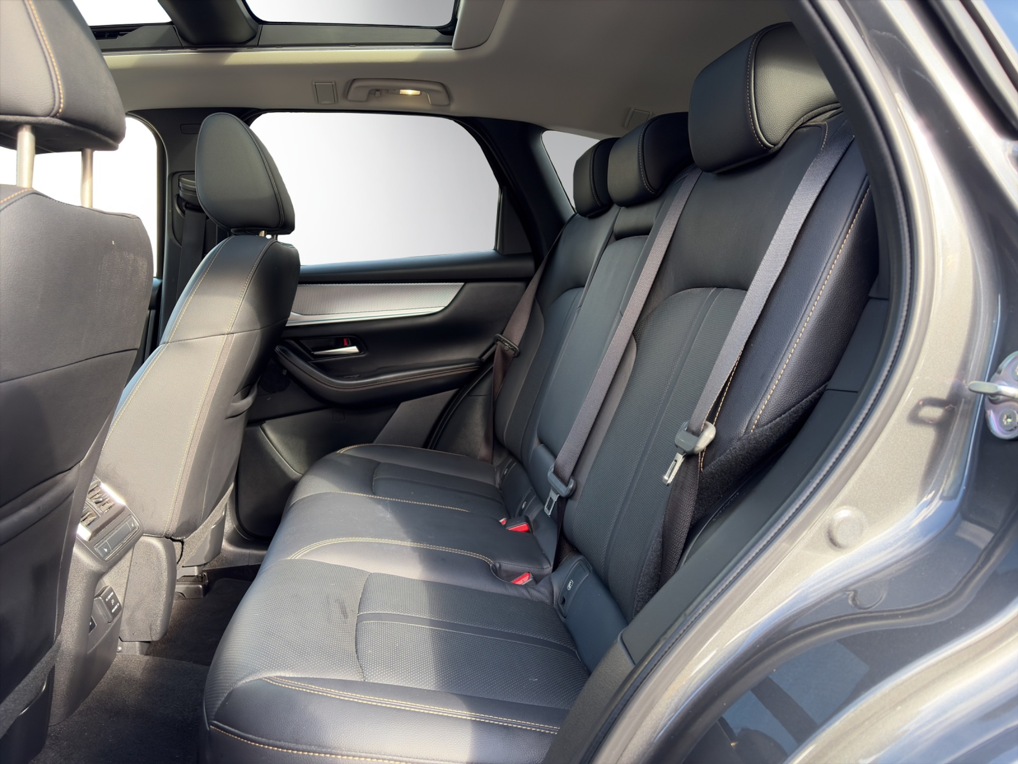 listing desktop thumbnail image 8