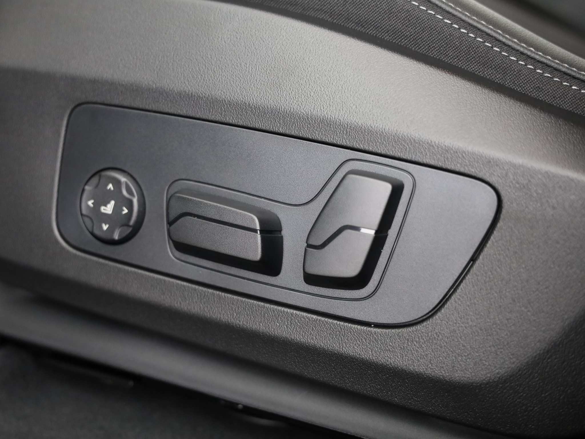 listing desktop thumbnail image 16