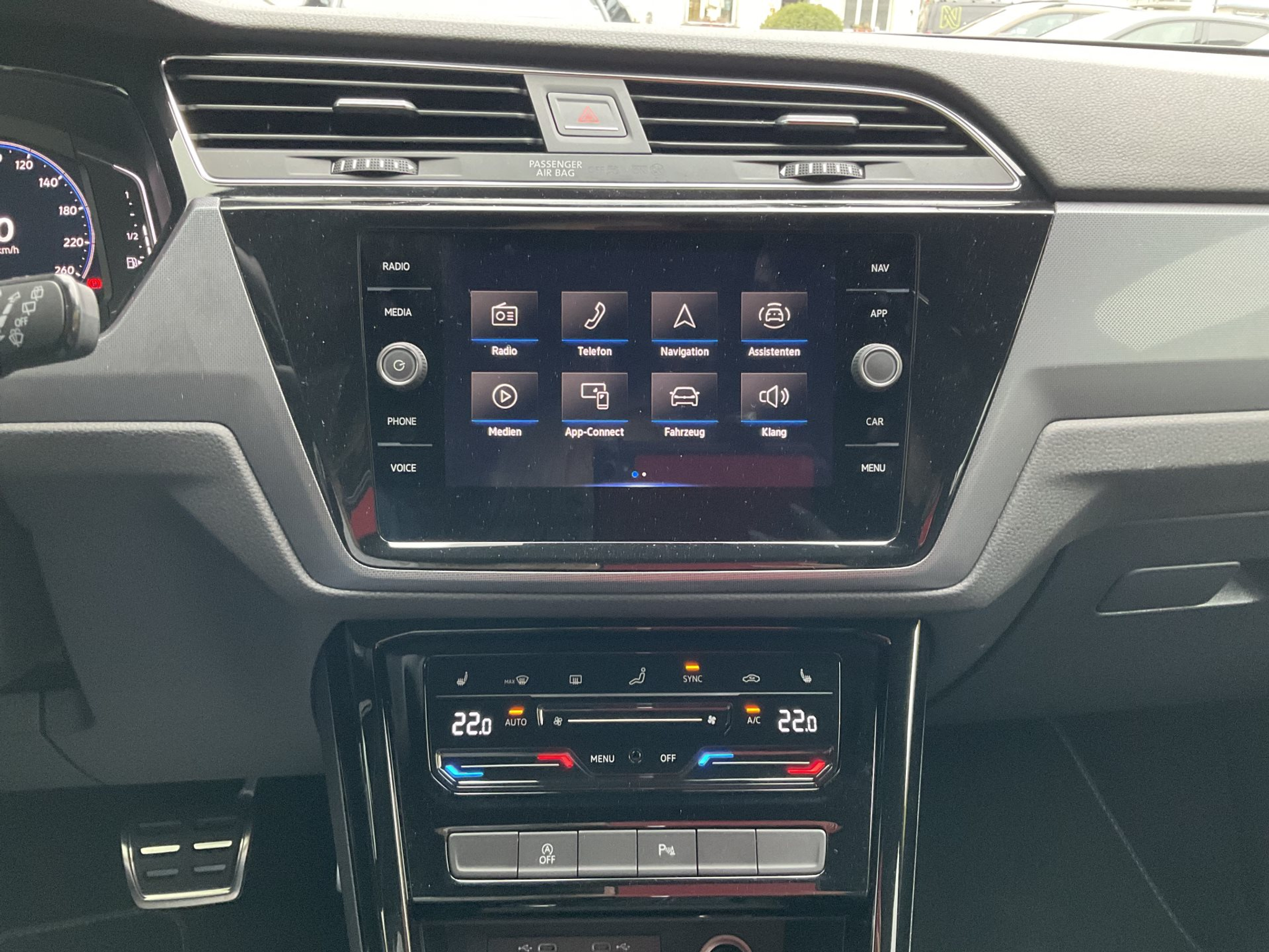 listing desktop thumbnail image 9