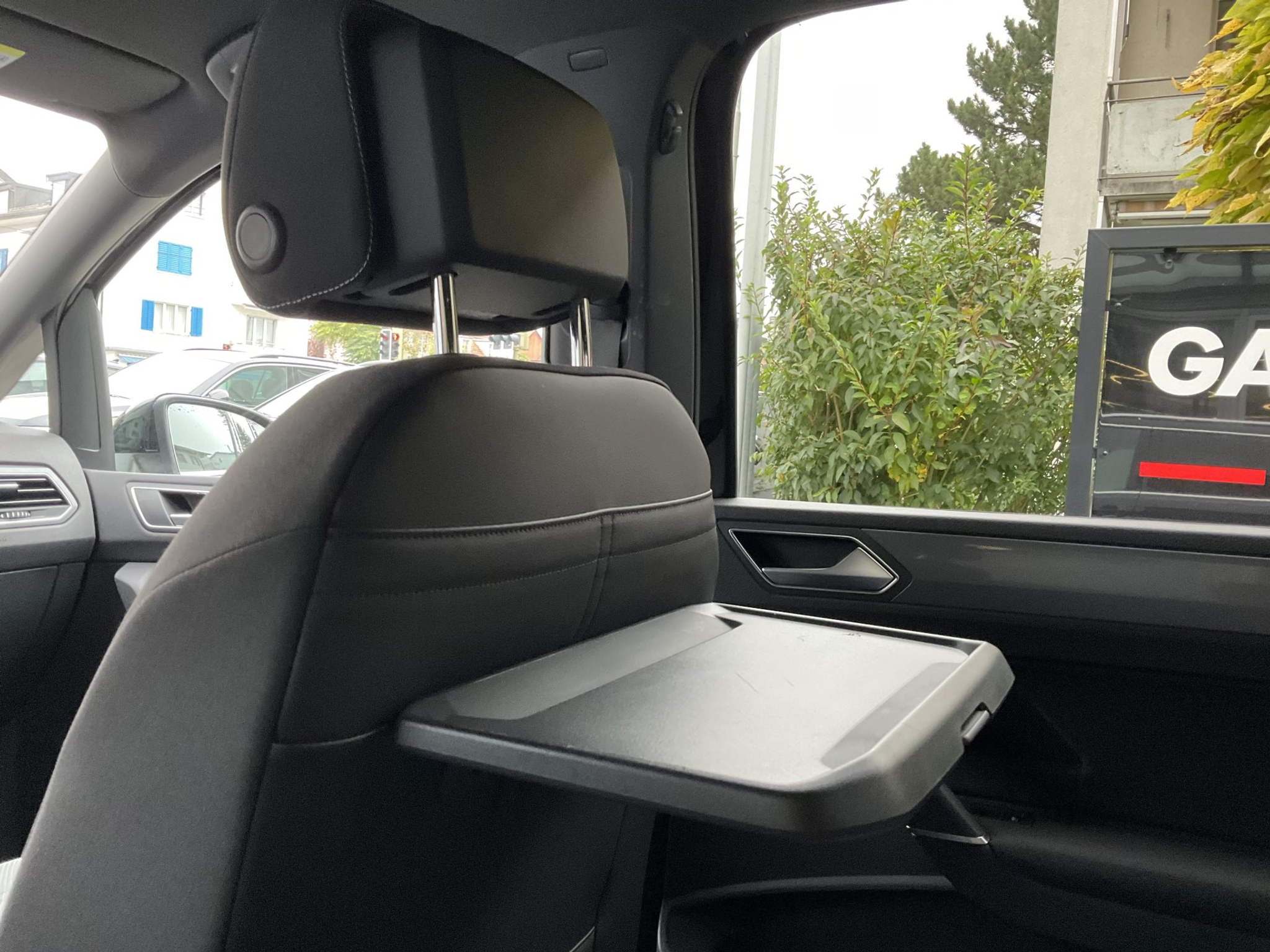 listing desktop thumbnail image 27