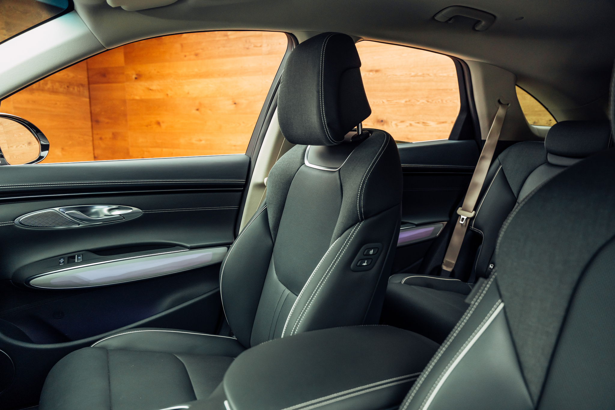 listing desktop thumbnail image 6