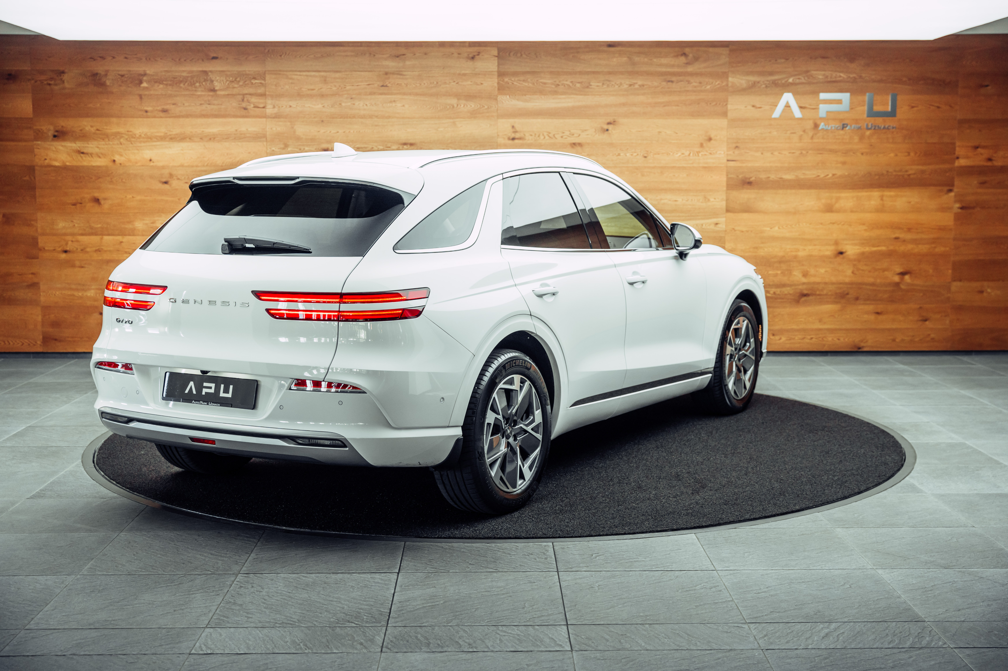 listing desktop thumbnail image 1