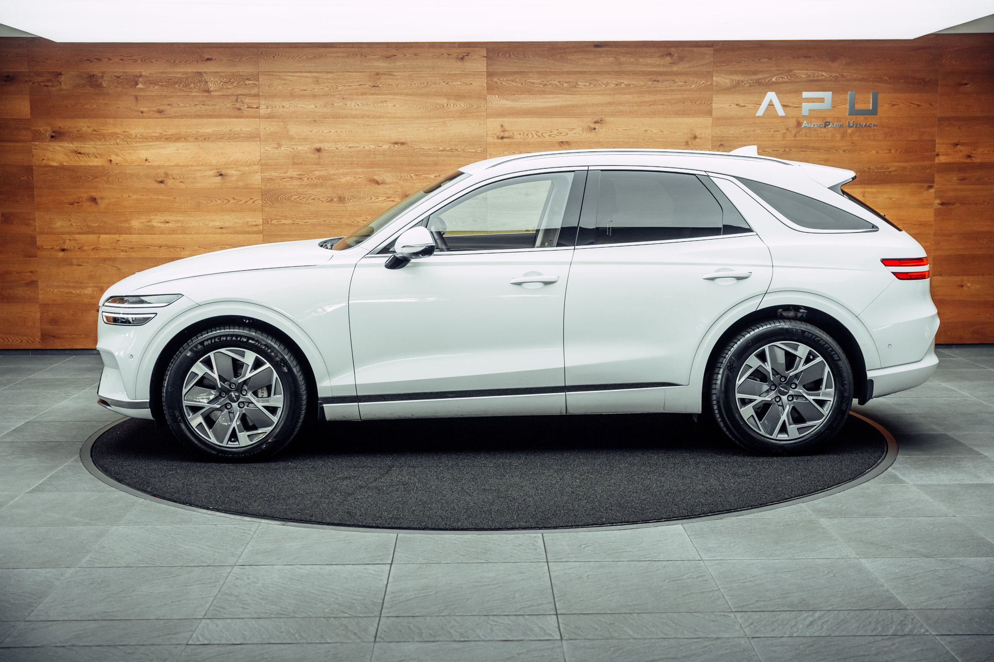 listing desktop thumbnail image 9