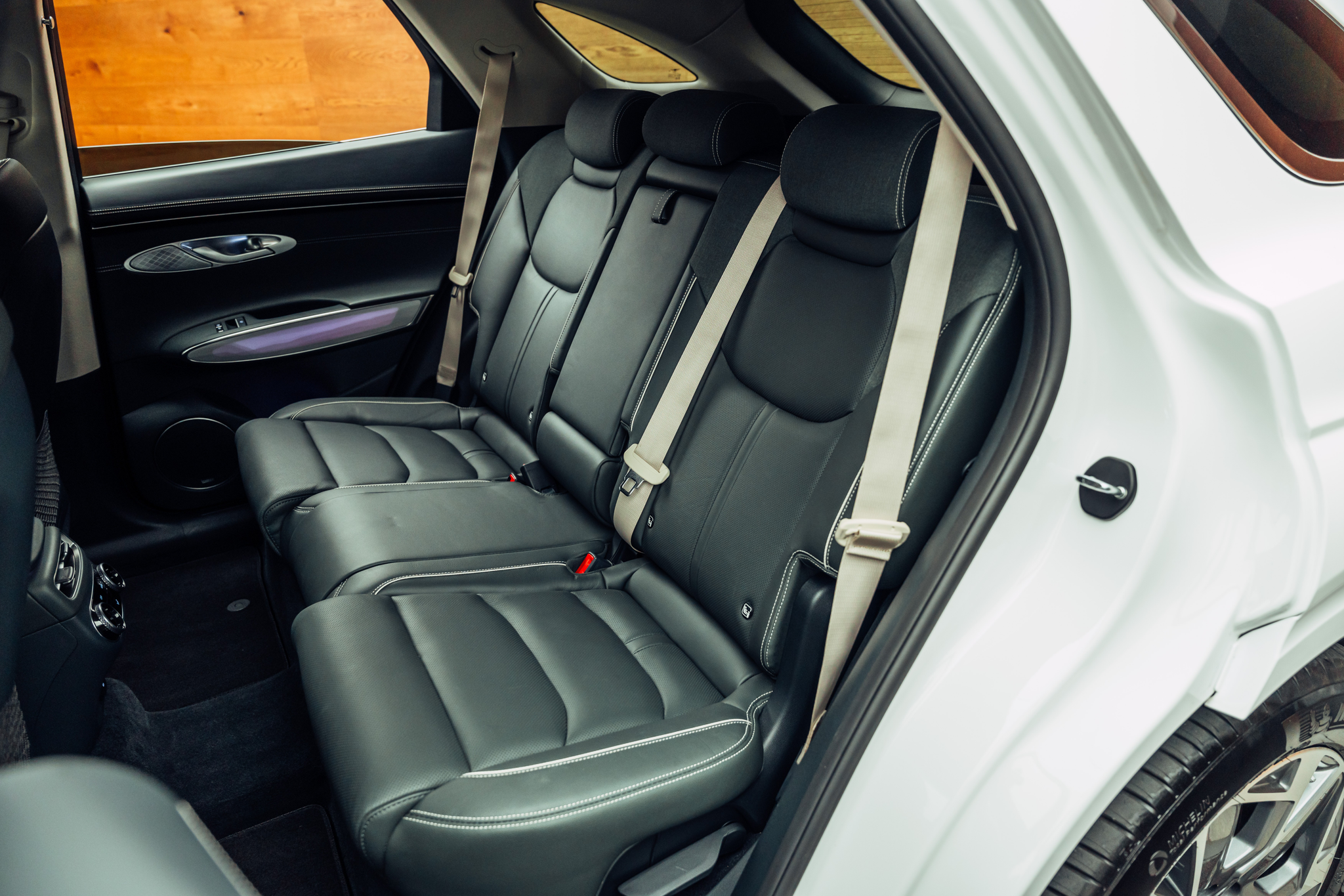 listing desktop thumbnail image 7