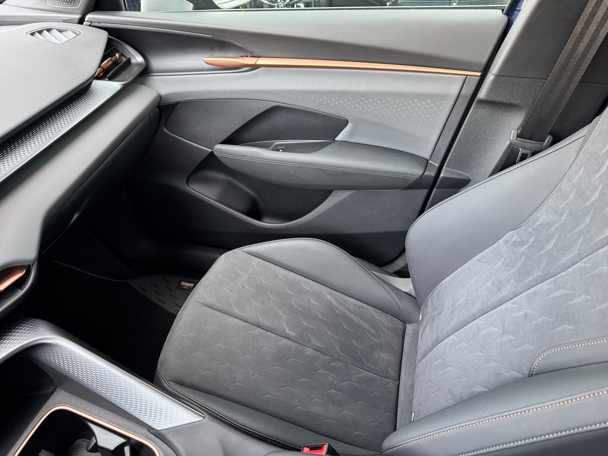 listing desktop thumbnail image 10