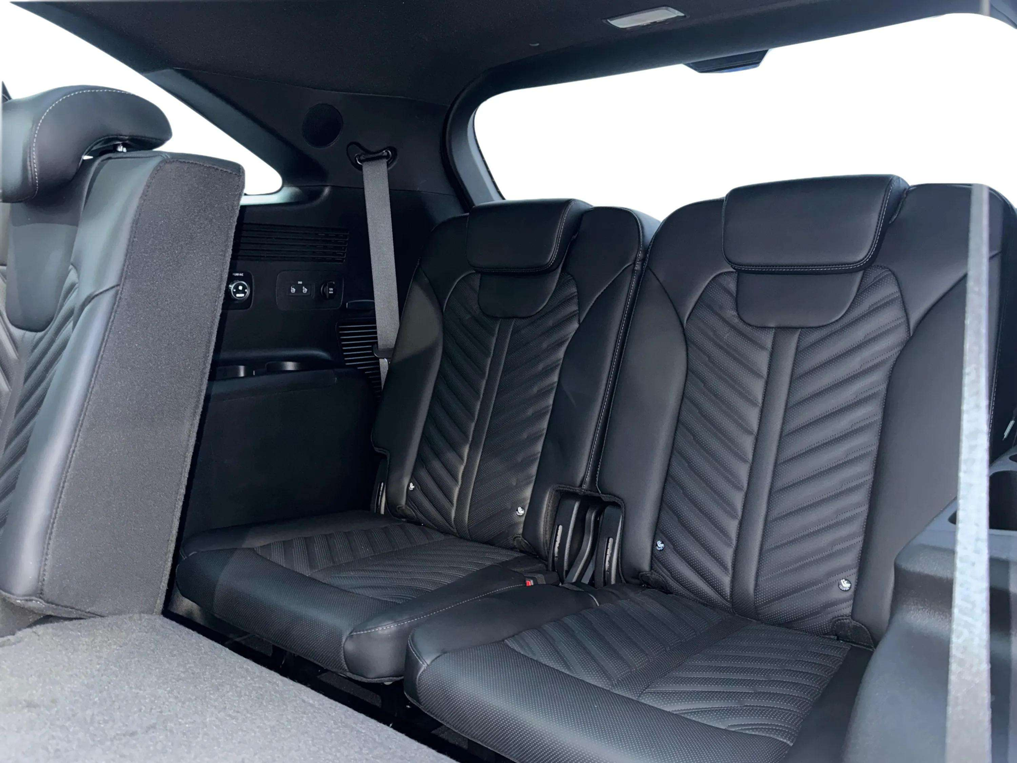 listing desktop thumbnail image 23