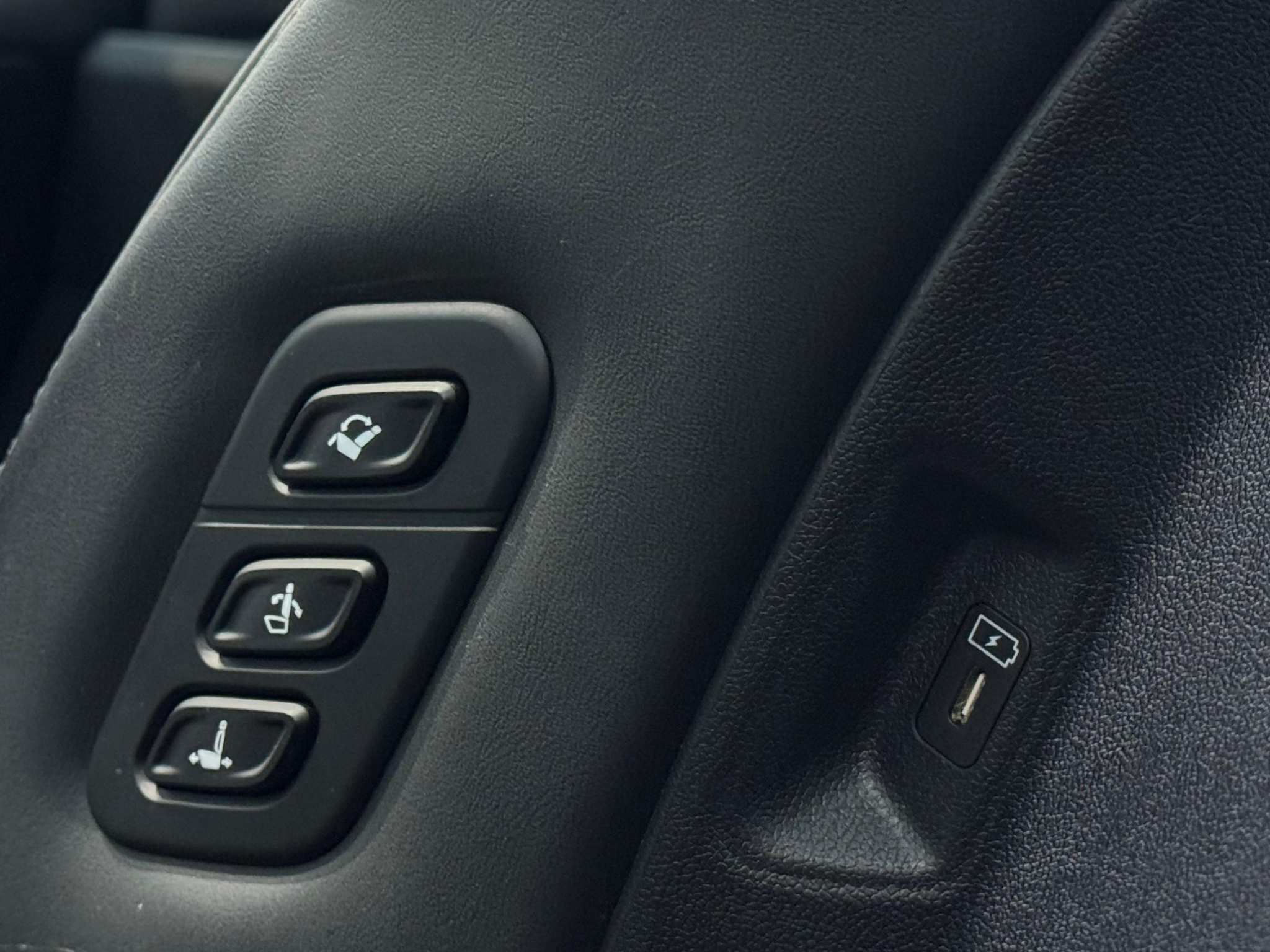 listing desktop thumbnail image 22