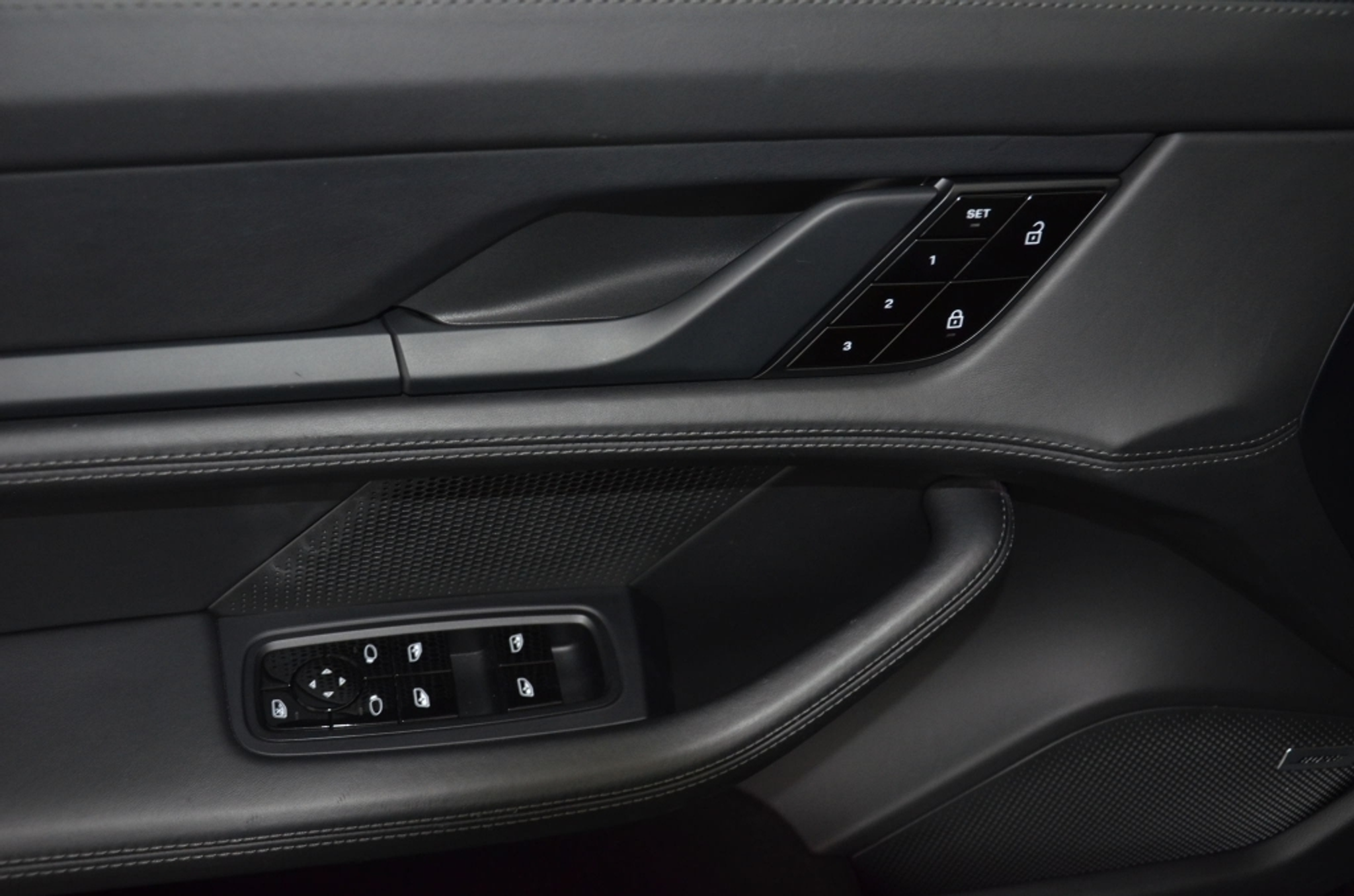 listing desktop thumbnail image 21