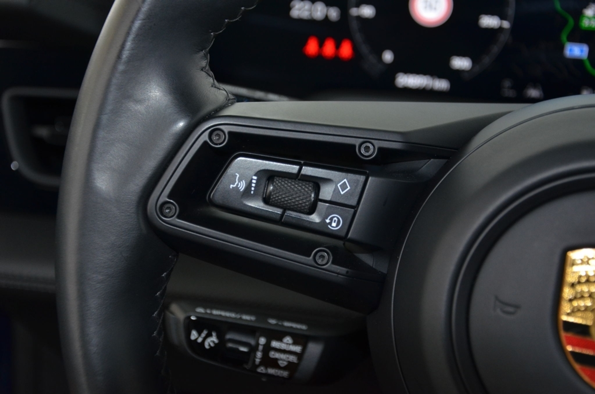 listing desktop thumbnail image 18