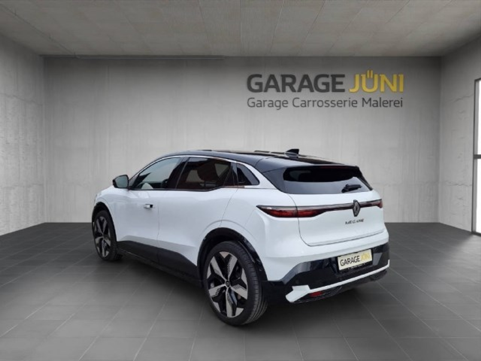 listing desktop thumbnail image 3