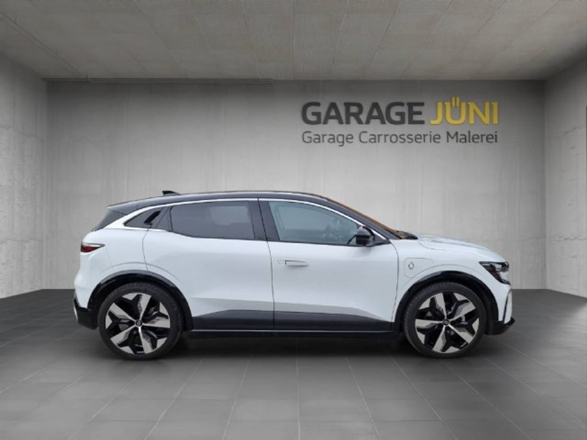 listing desktop thumbnail image 1