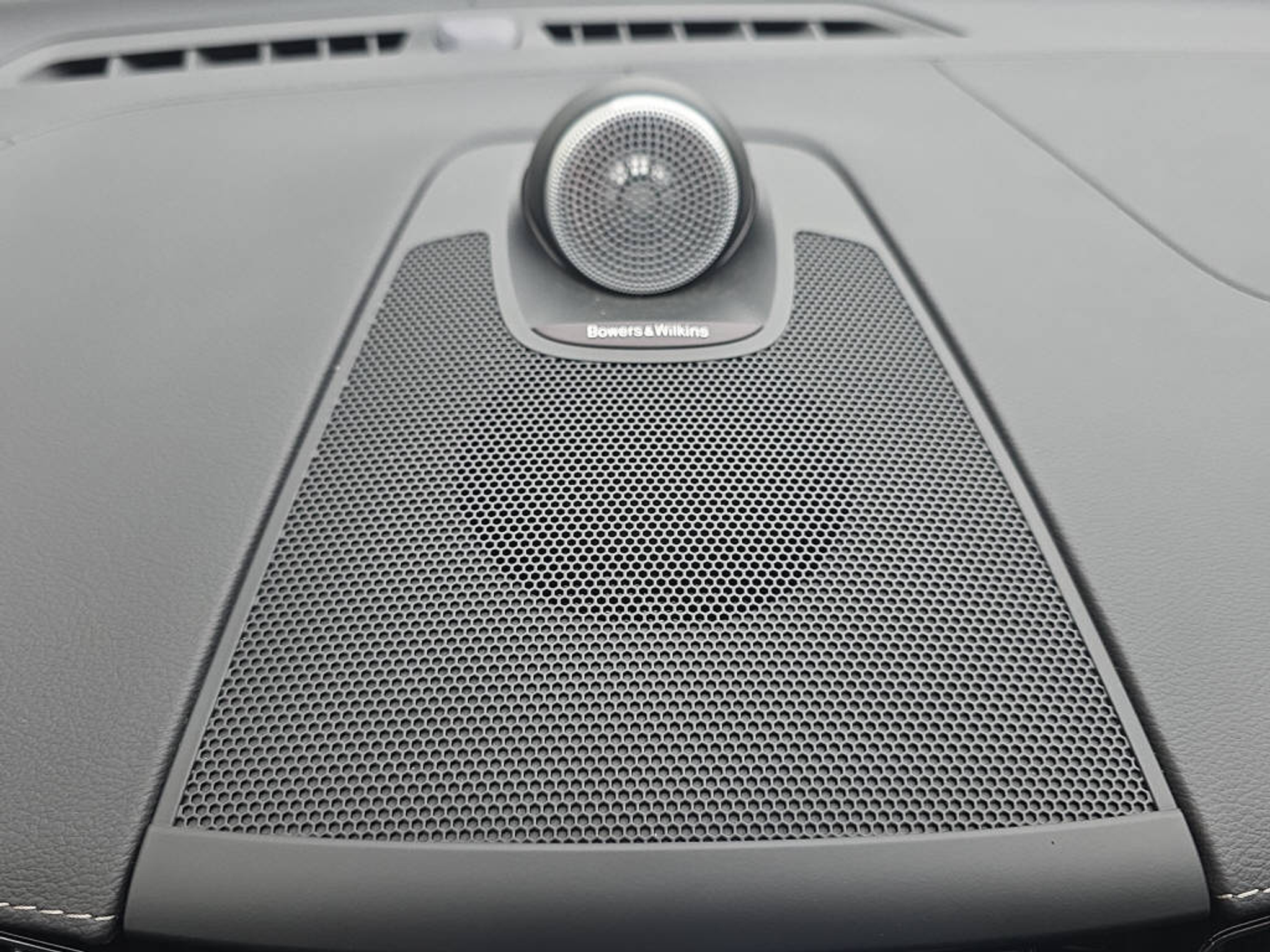 listing desktop thumbnail image 21