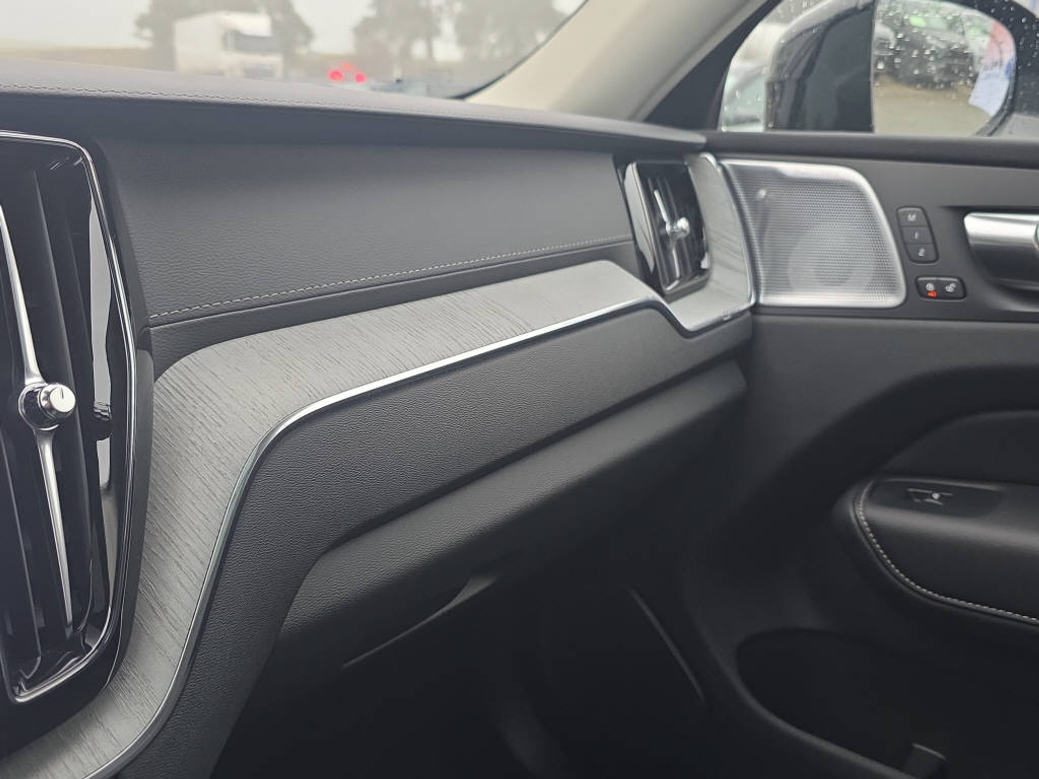 listing desktop thumbnail image 23