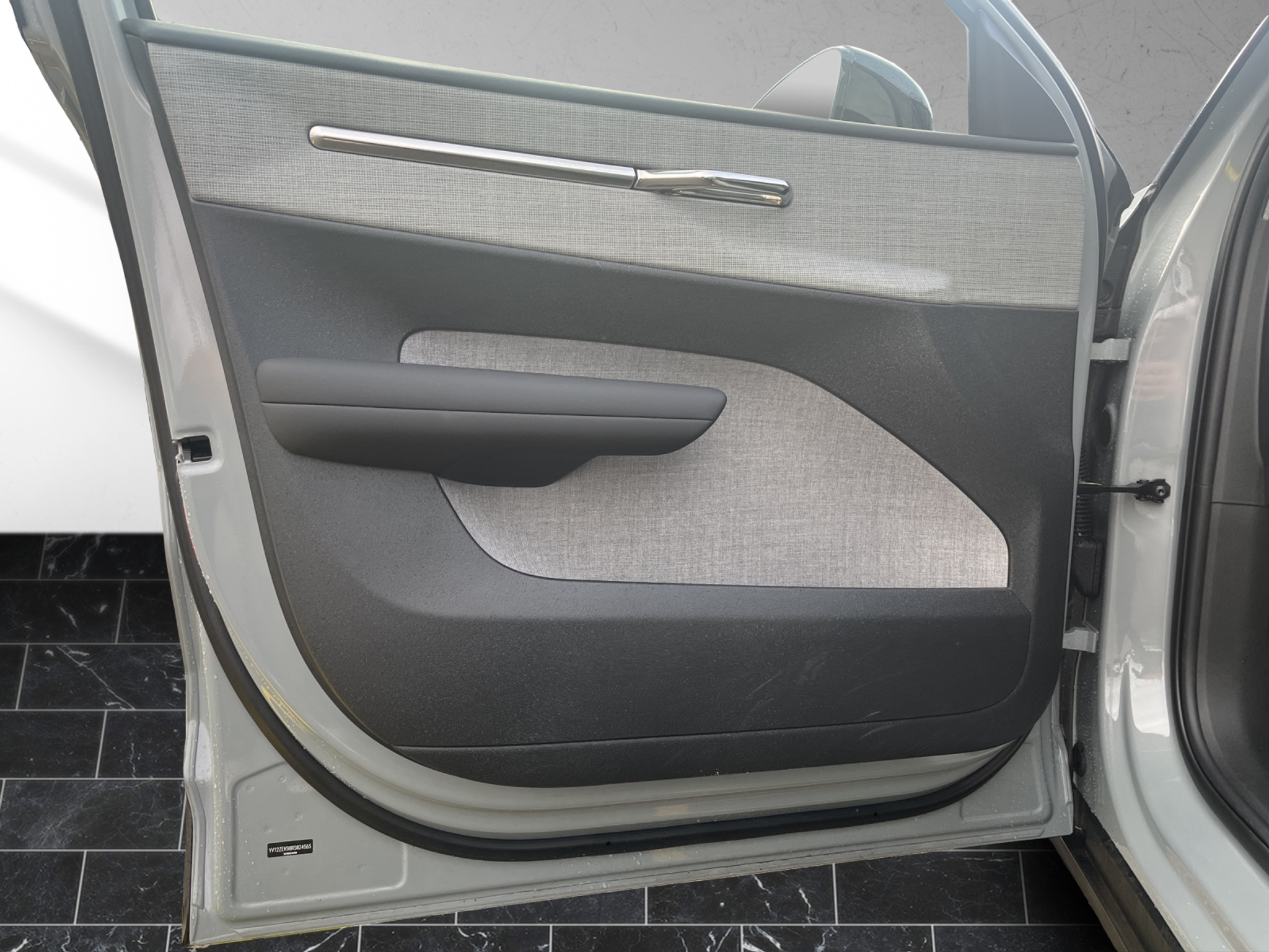 listing desktop thumbnail image 18