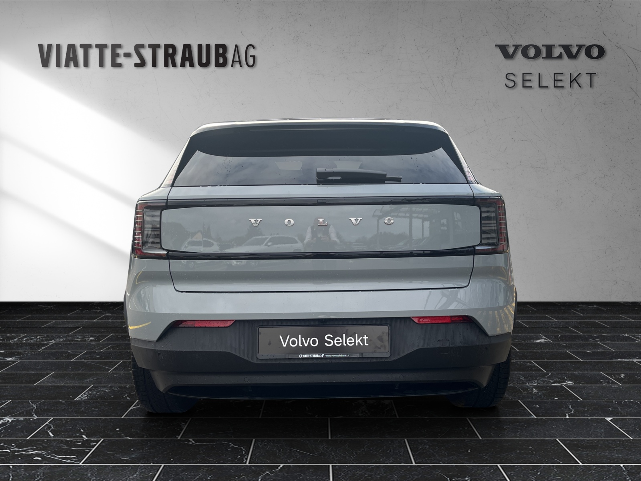 listing desktop thumbnail image 3