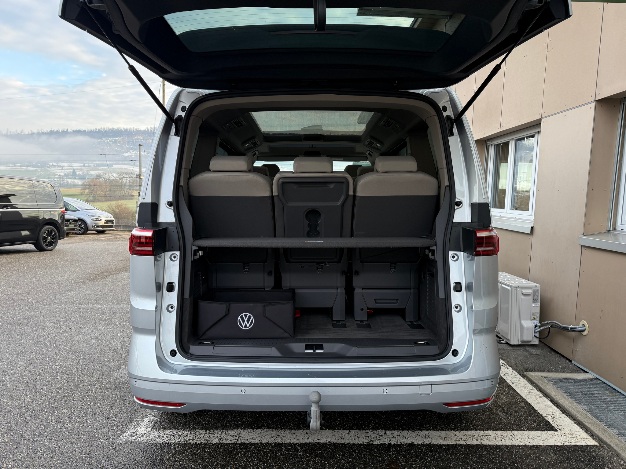 listing desktop thumbnail image 28