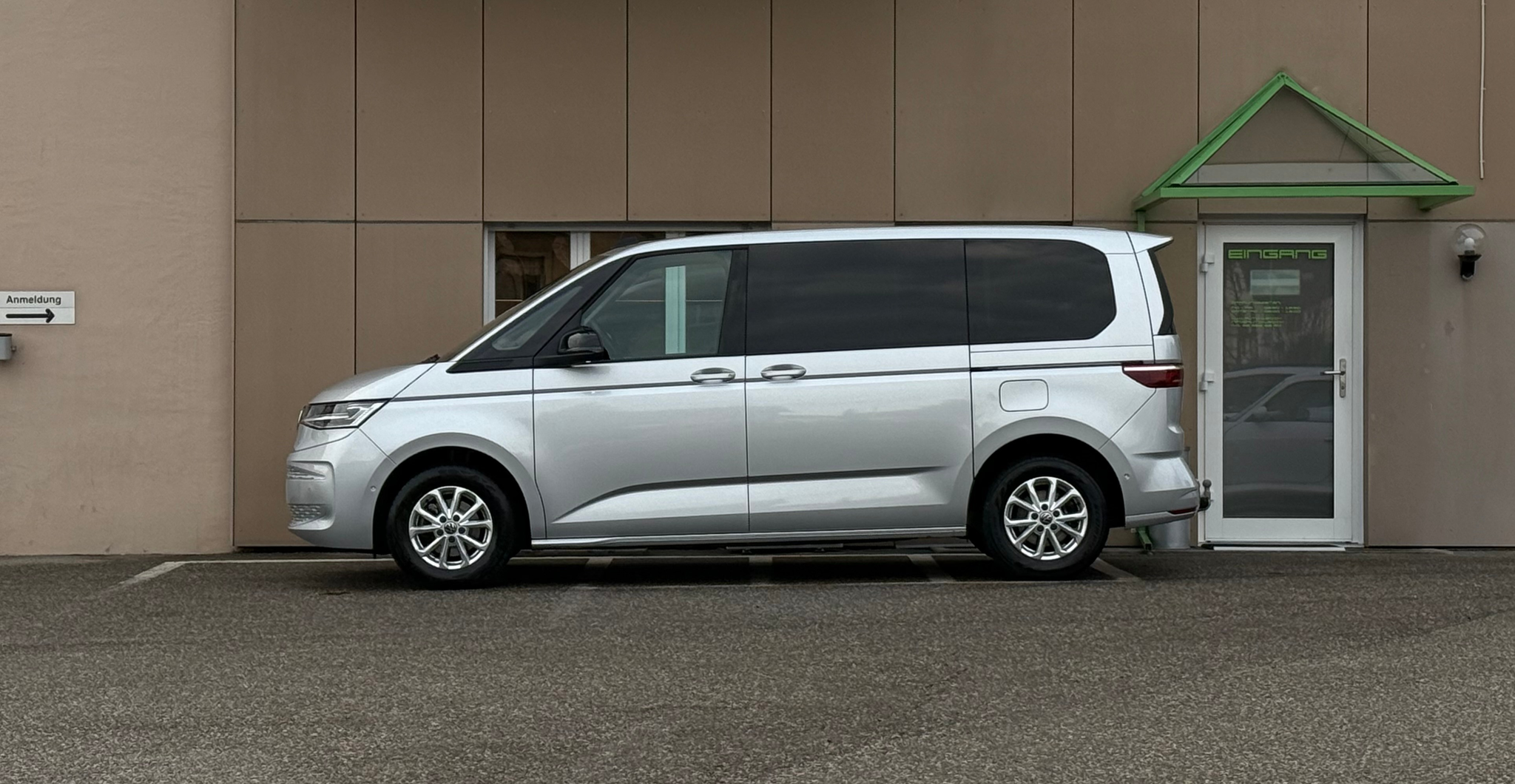 listing desktop thumbnail image 7