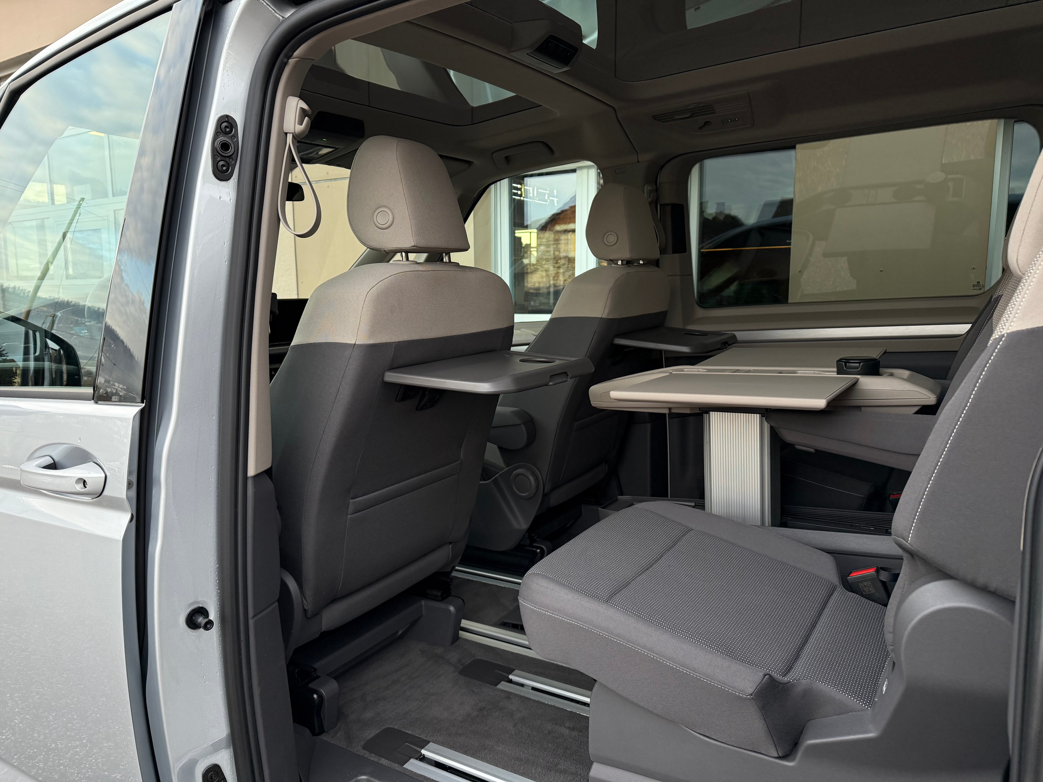 listing desktop thumbnail image 25