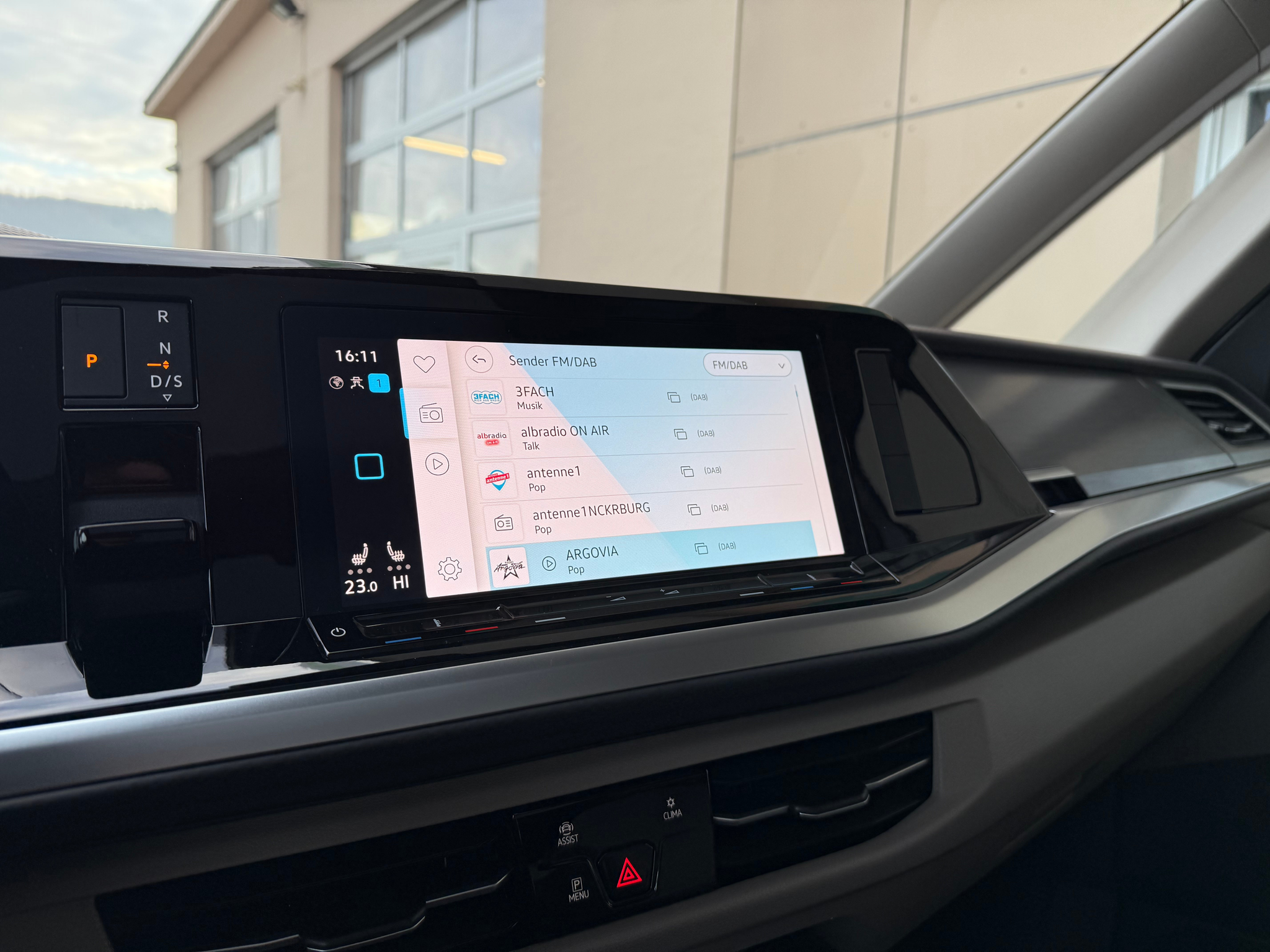 listing desktop thumbnail image 18