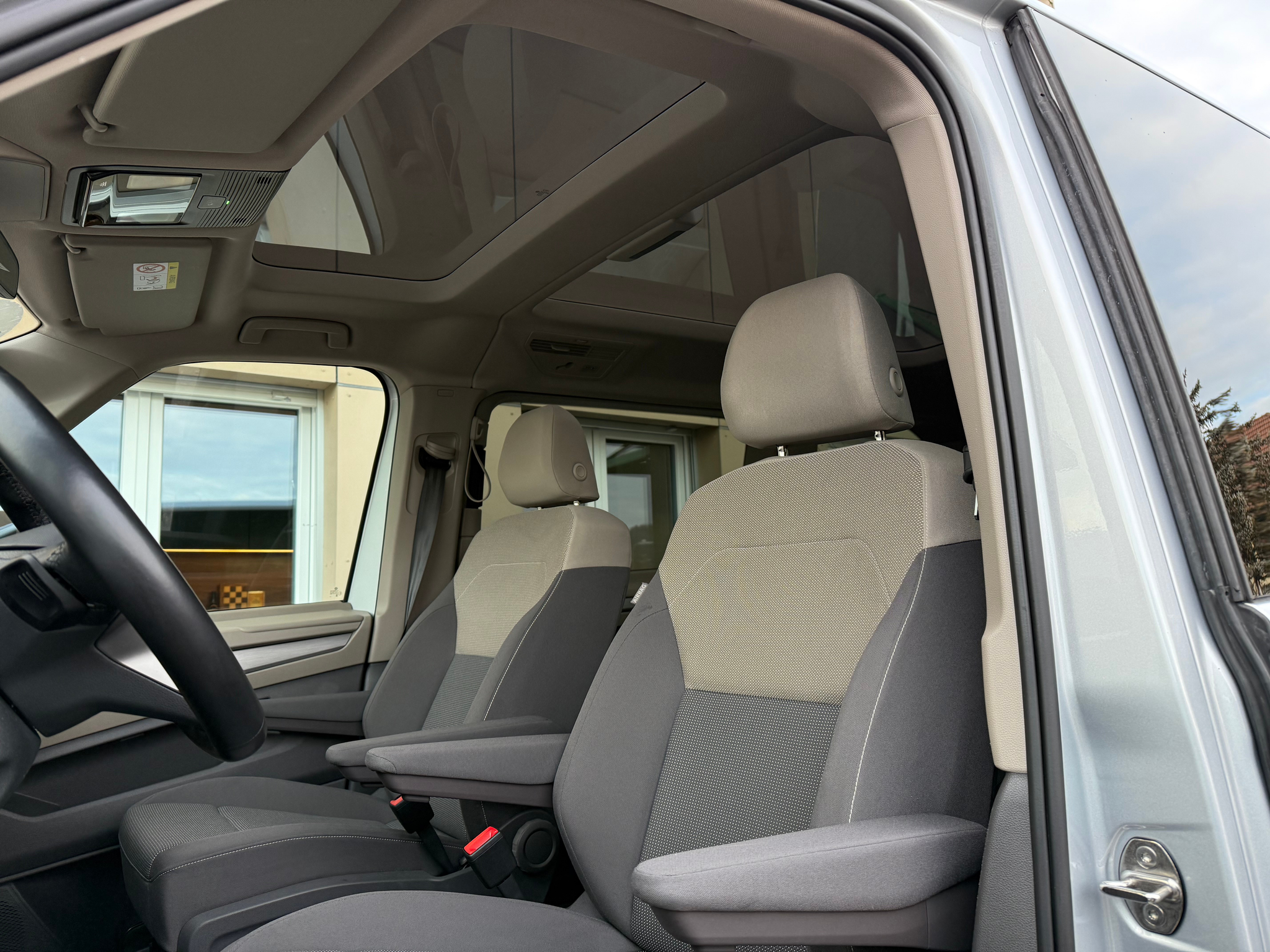 listing desktop thumbnail image 13