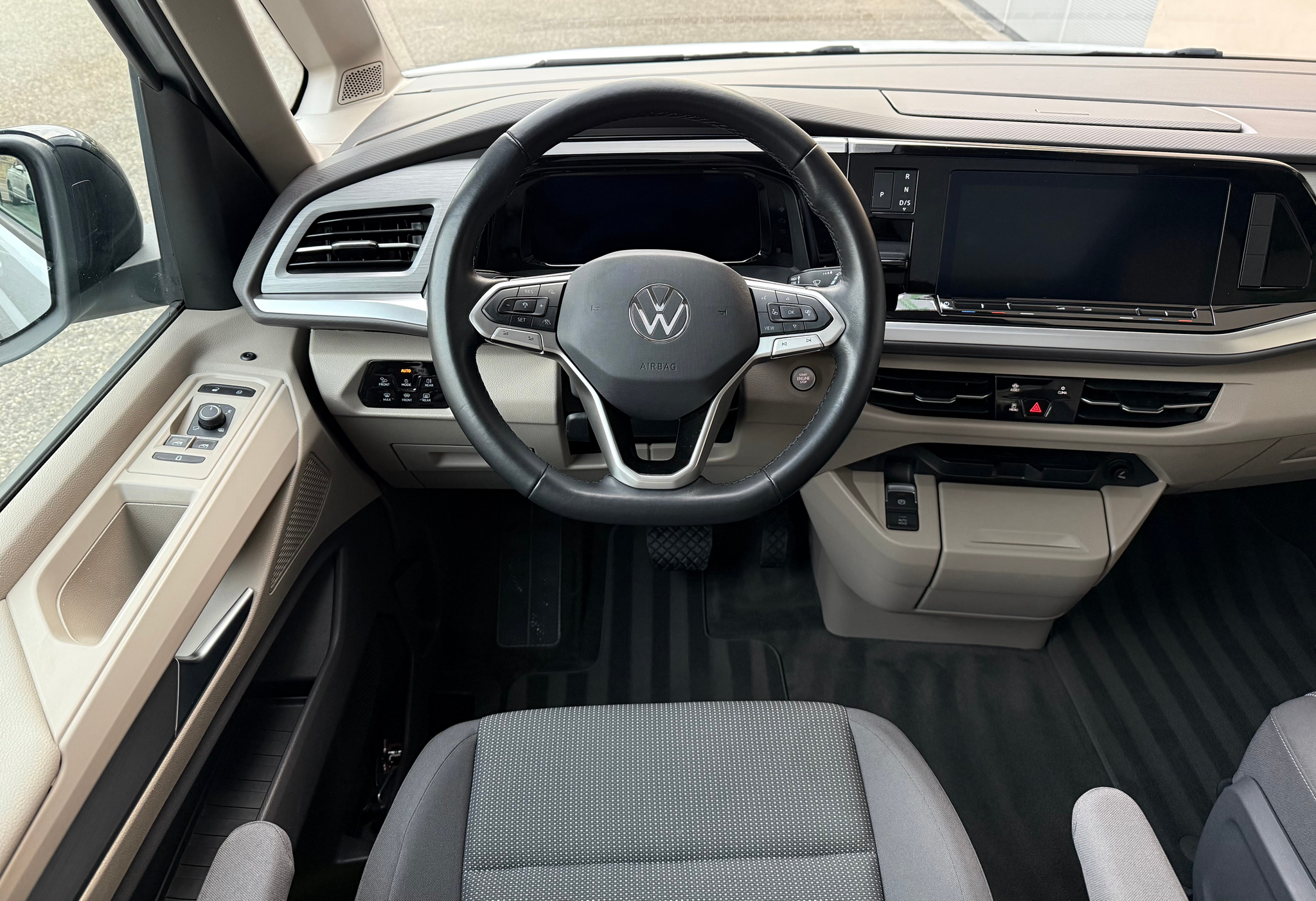 listing desktop thumbnail image 15