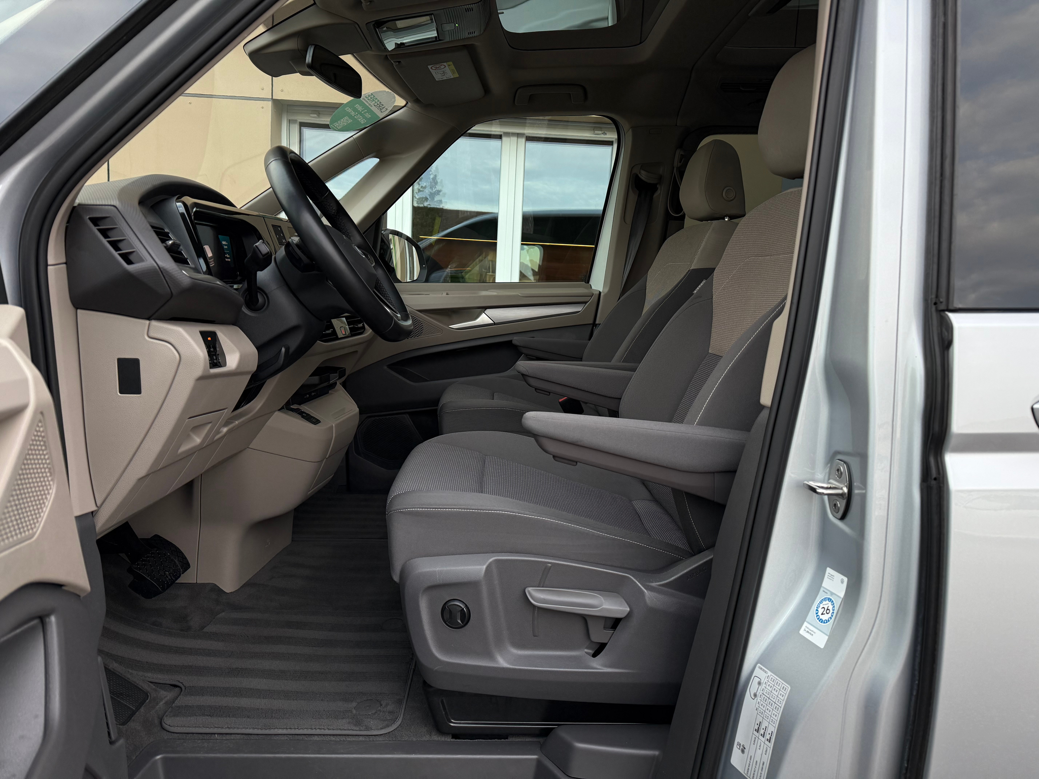 listing desktop thumbnail image 10