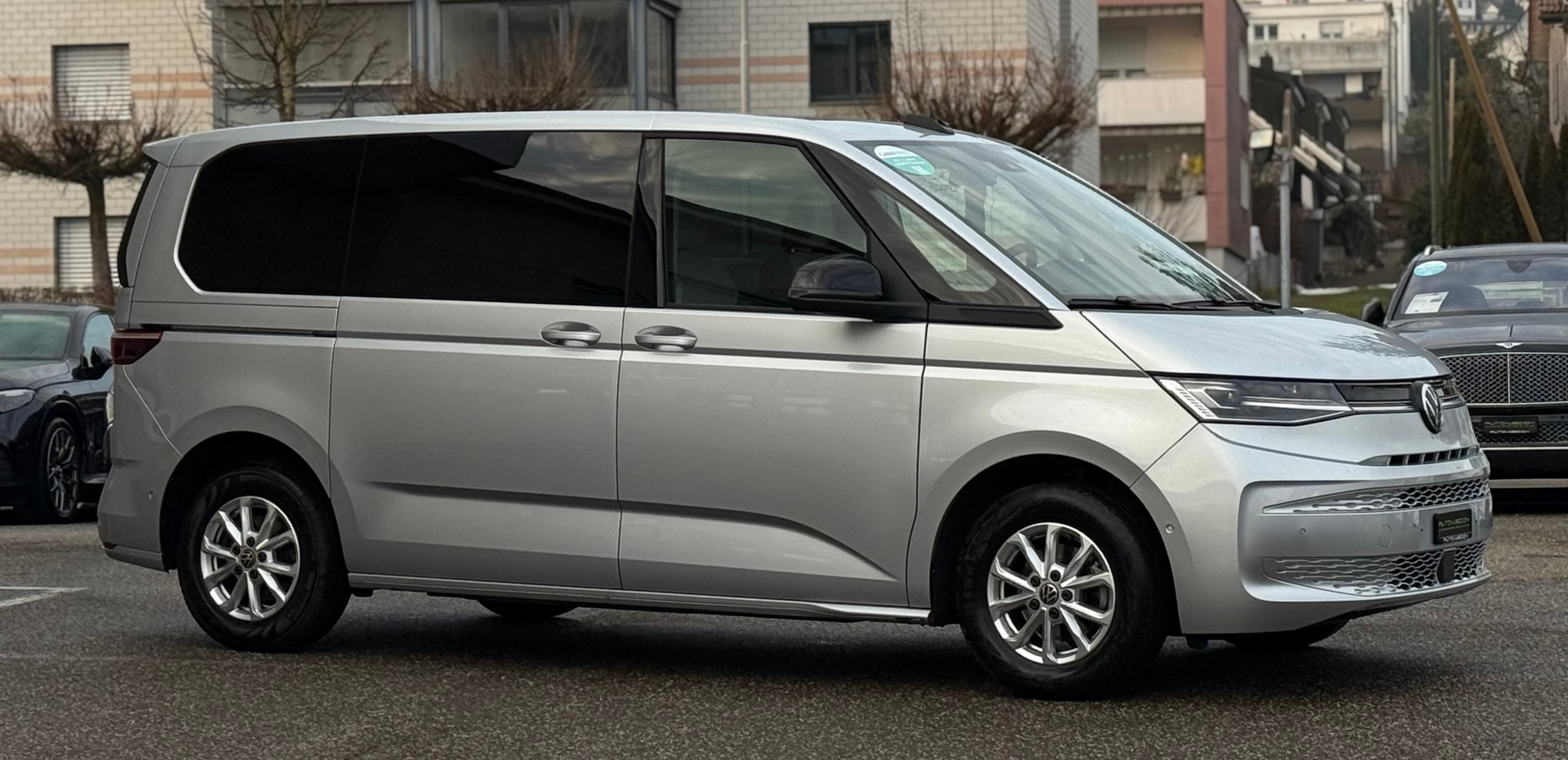 listing desktop thumbnail image 2