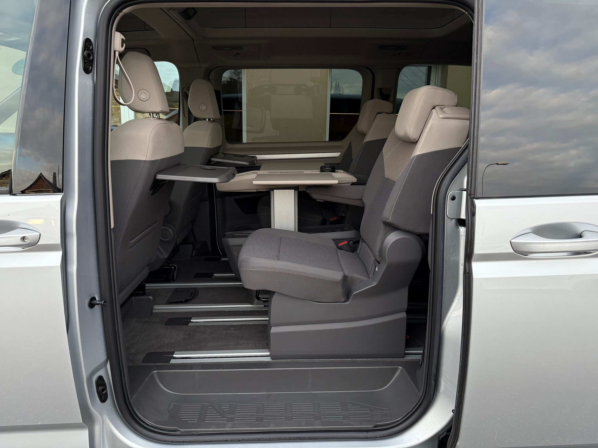 listing desktop thumbnail image 24