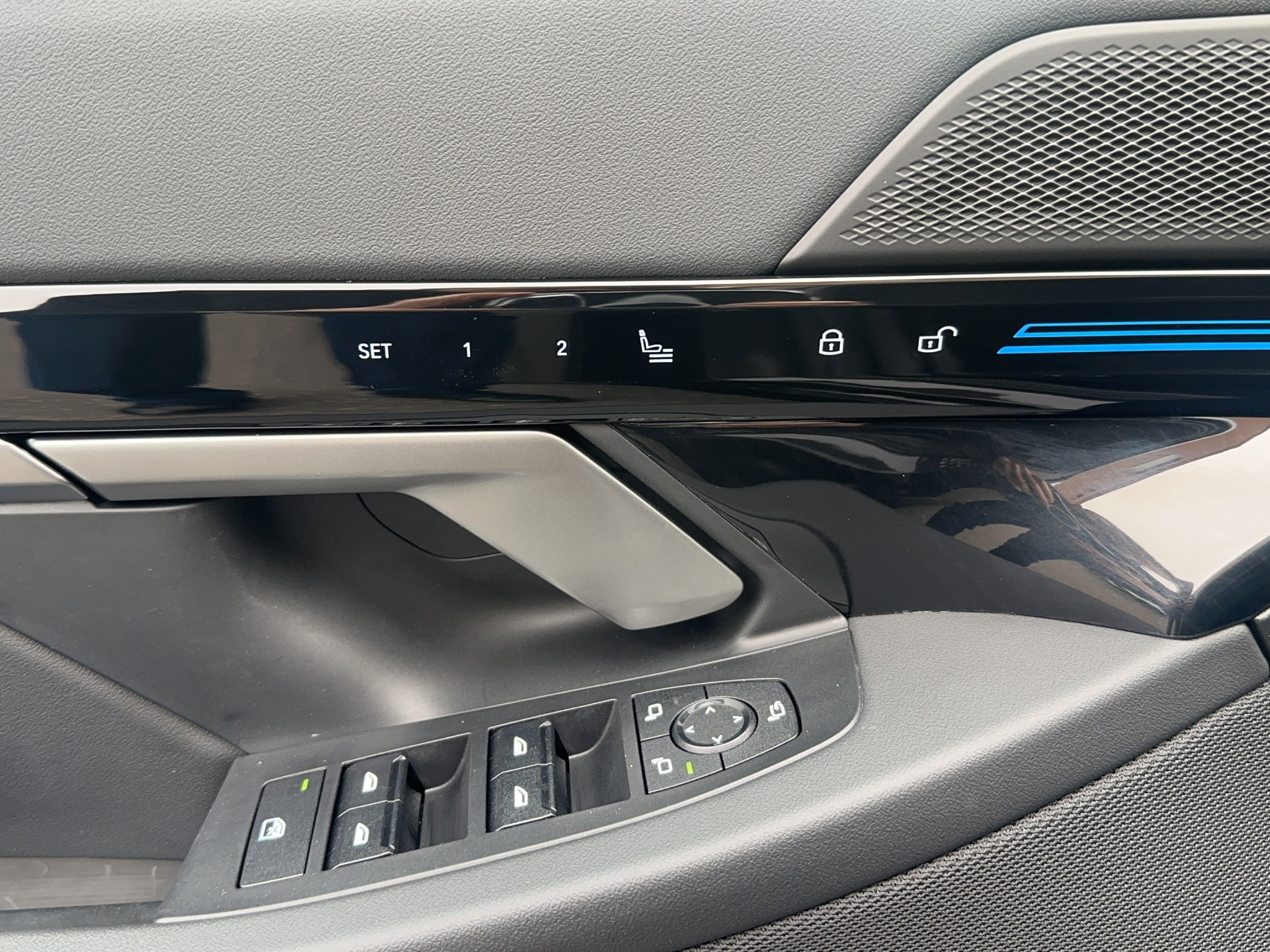 listing desktop thumbnail image 20