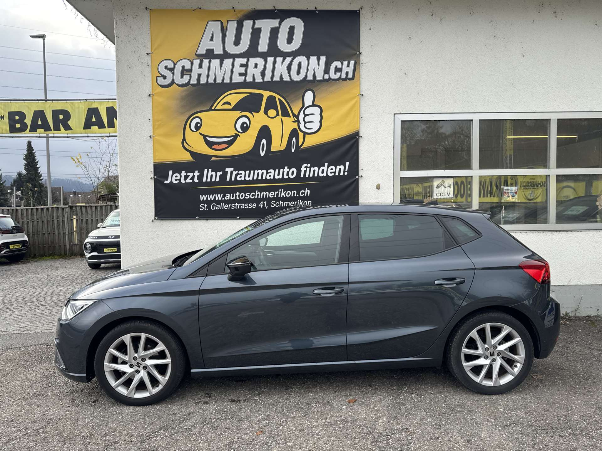 listing desktop thumbnail image 4