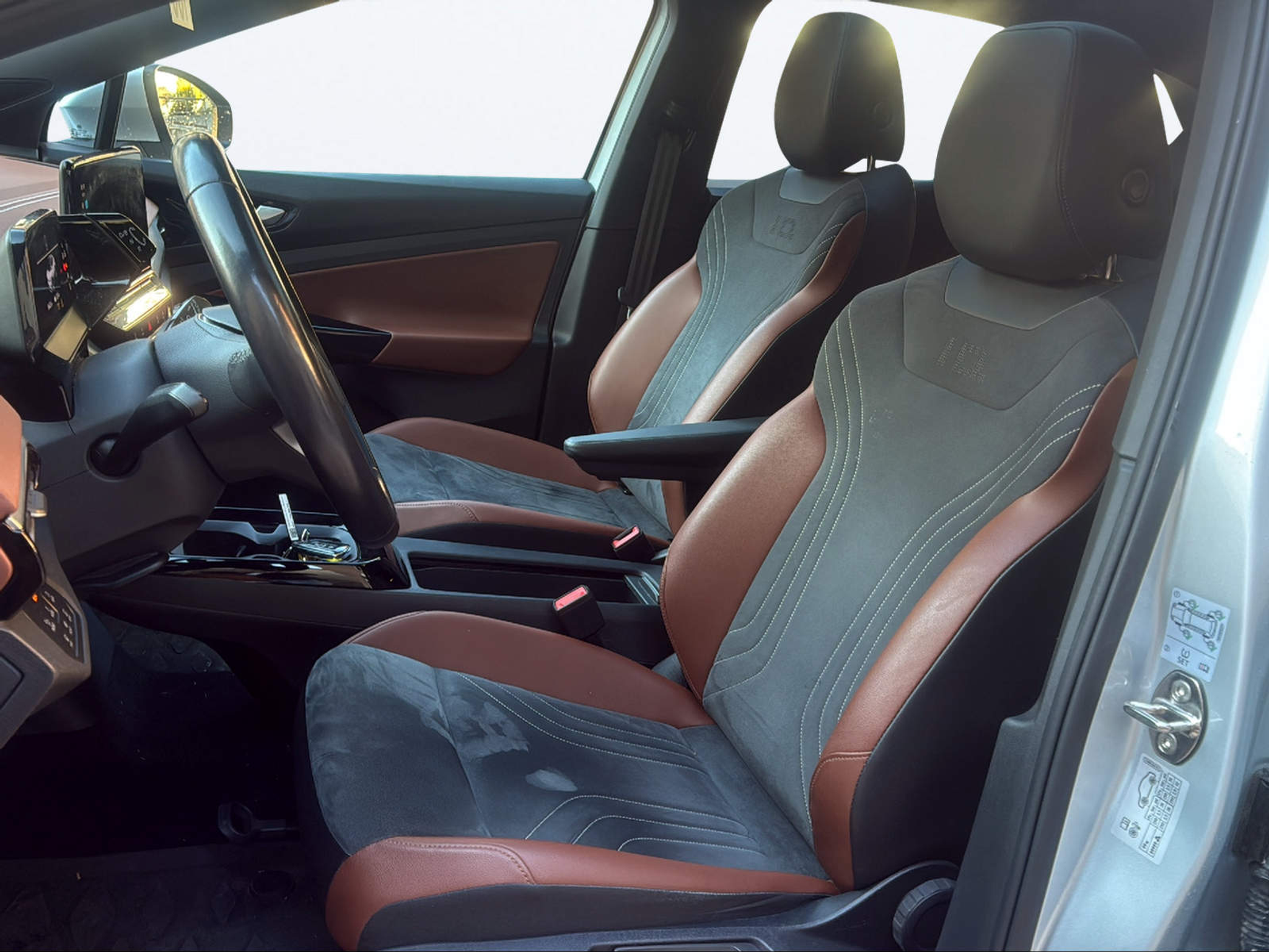 listing desktop thumbnail image 9