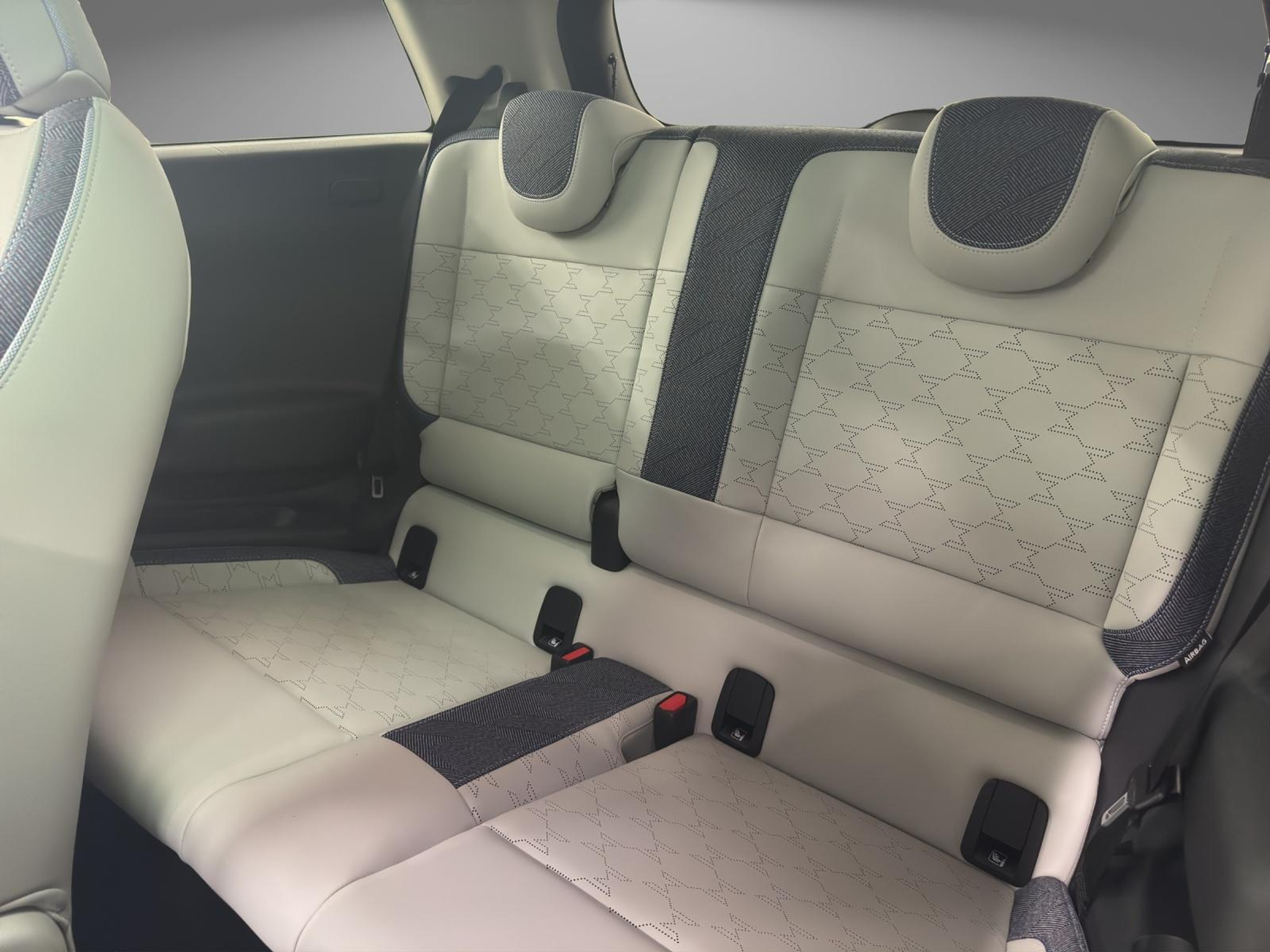 listing desktop thumbnail image 11