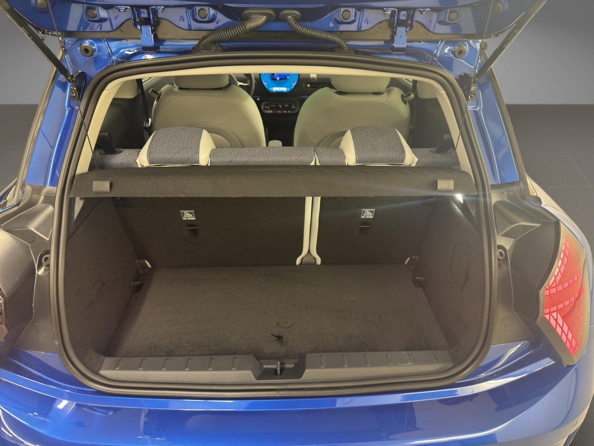 listing desktop thumbnail image 9