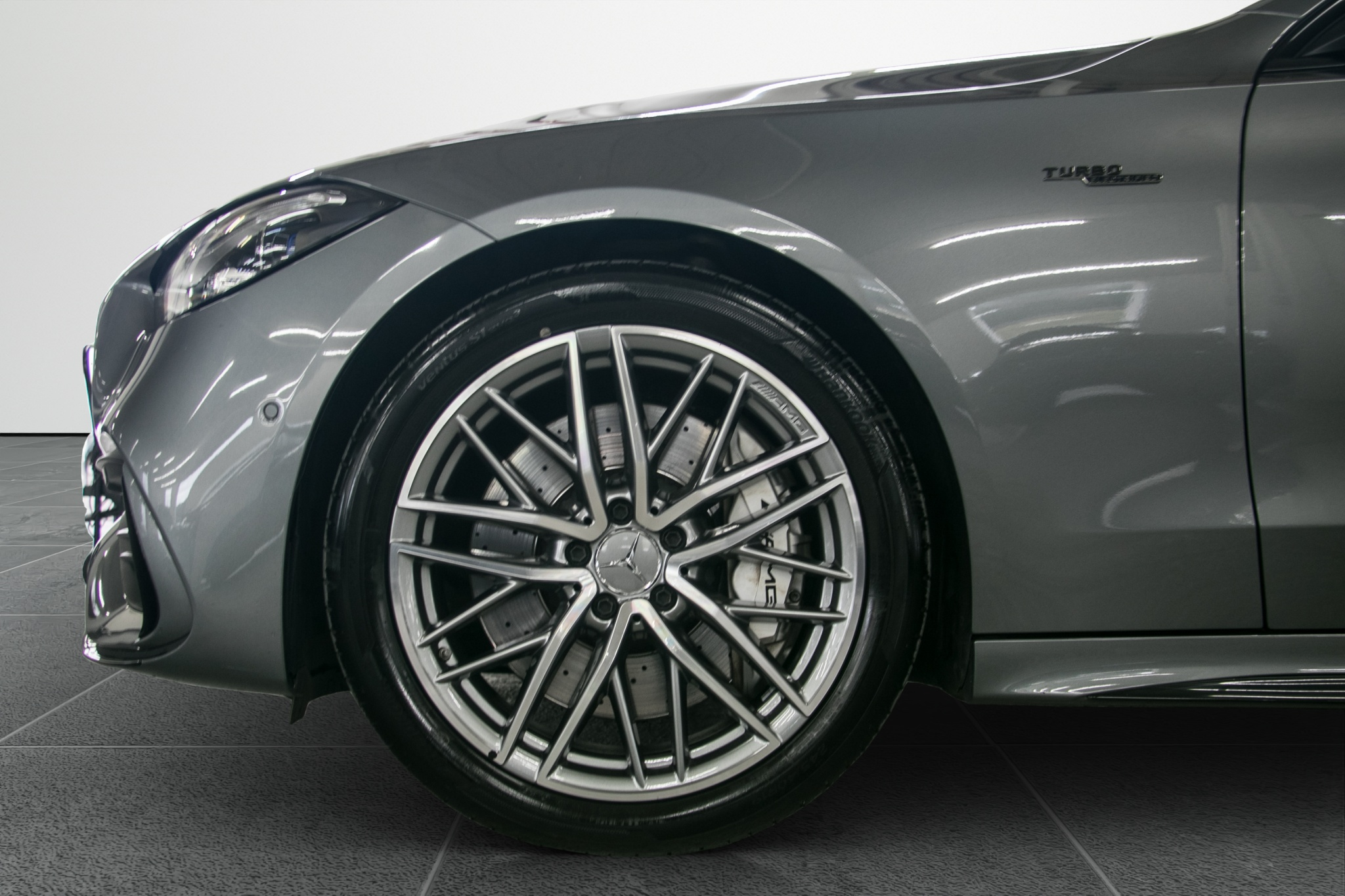 listing desktop thumbnail image 17