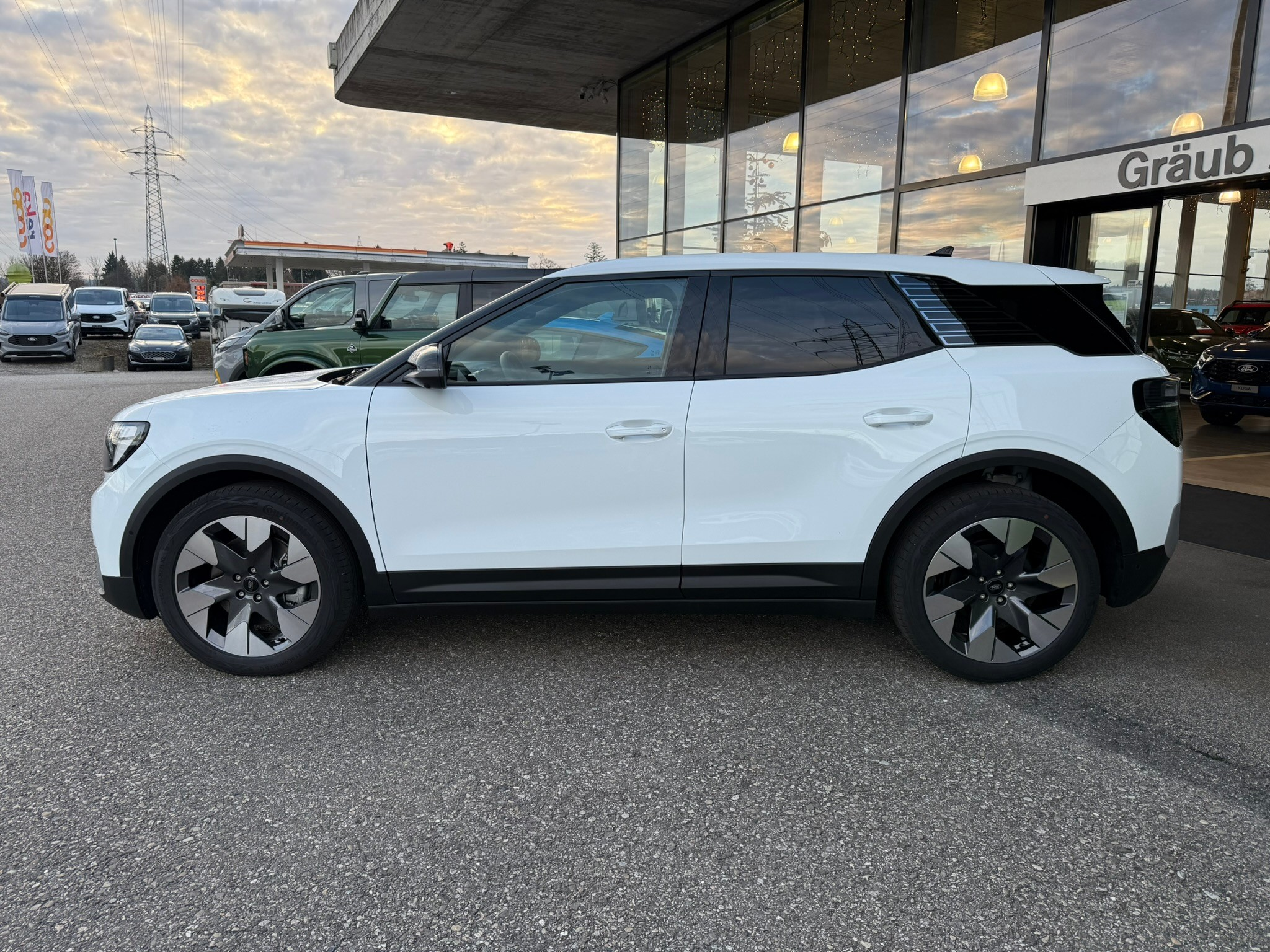 listing desktop thumbnail image 3