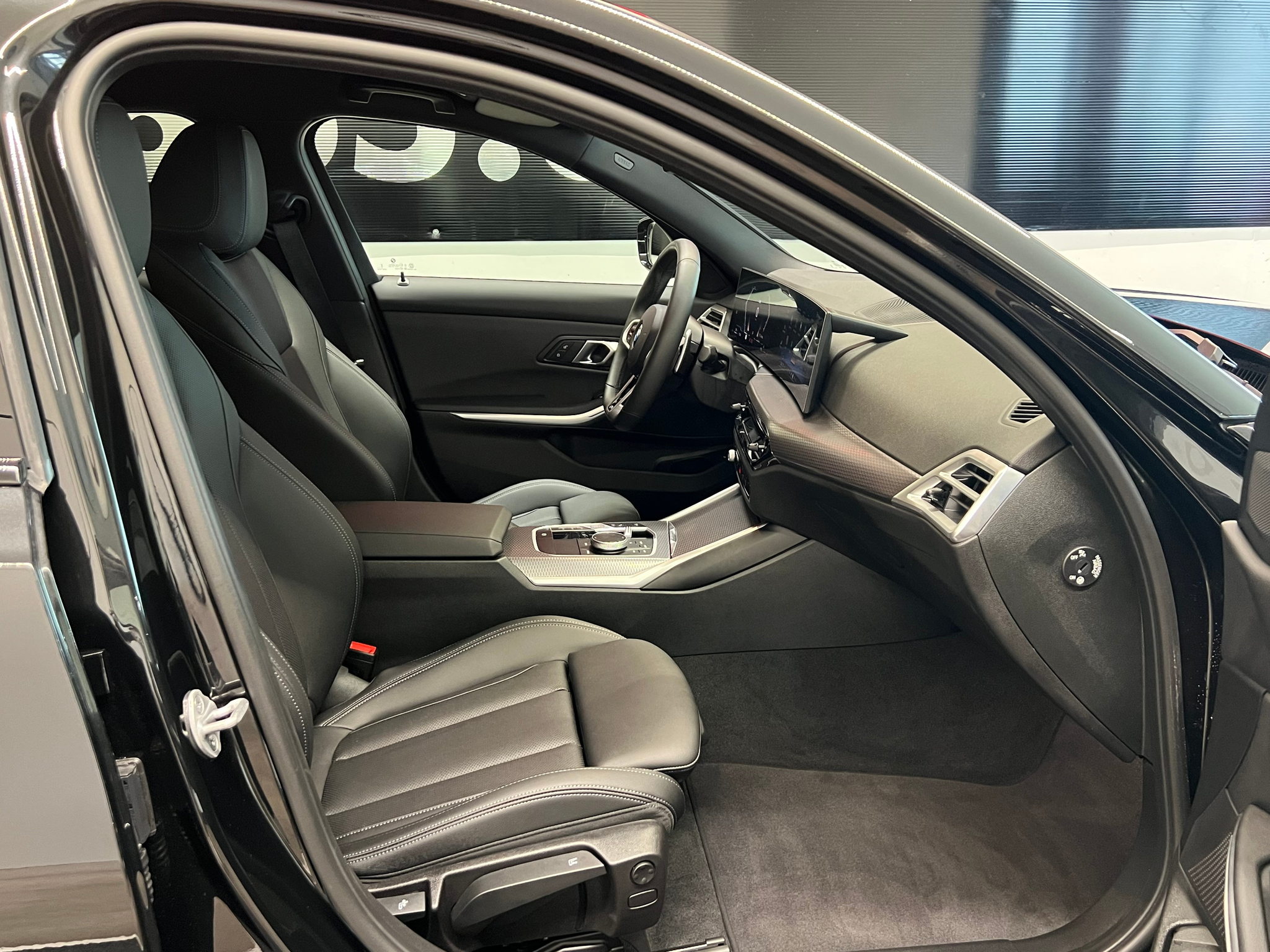 listing desktop thumbnail image 17