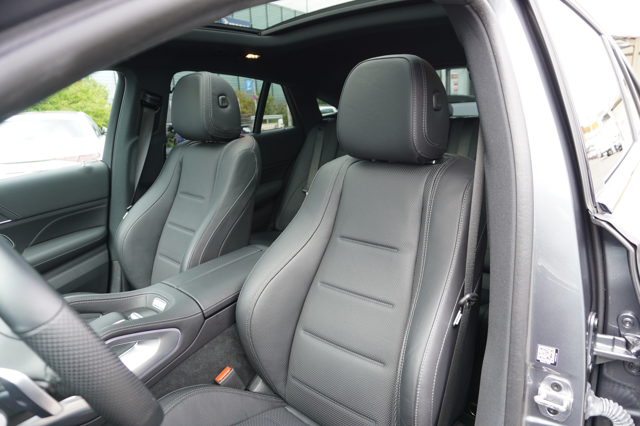 listing desktop thumbnail image 10