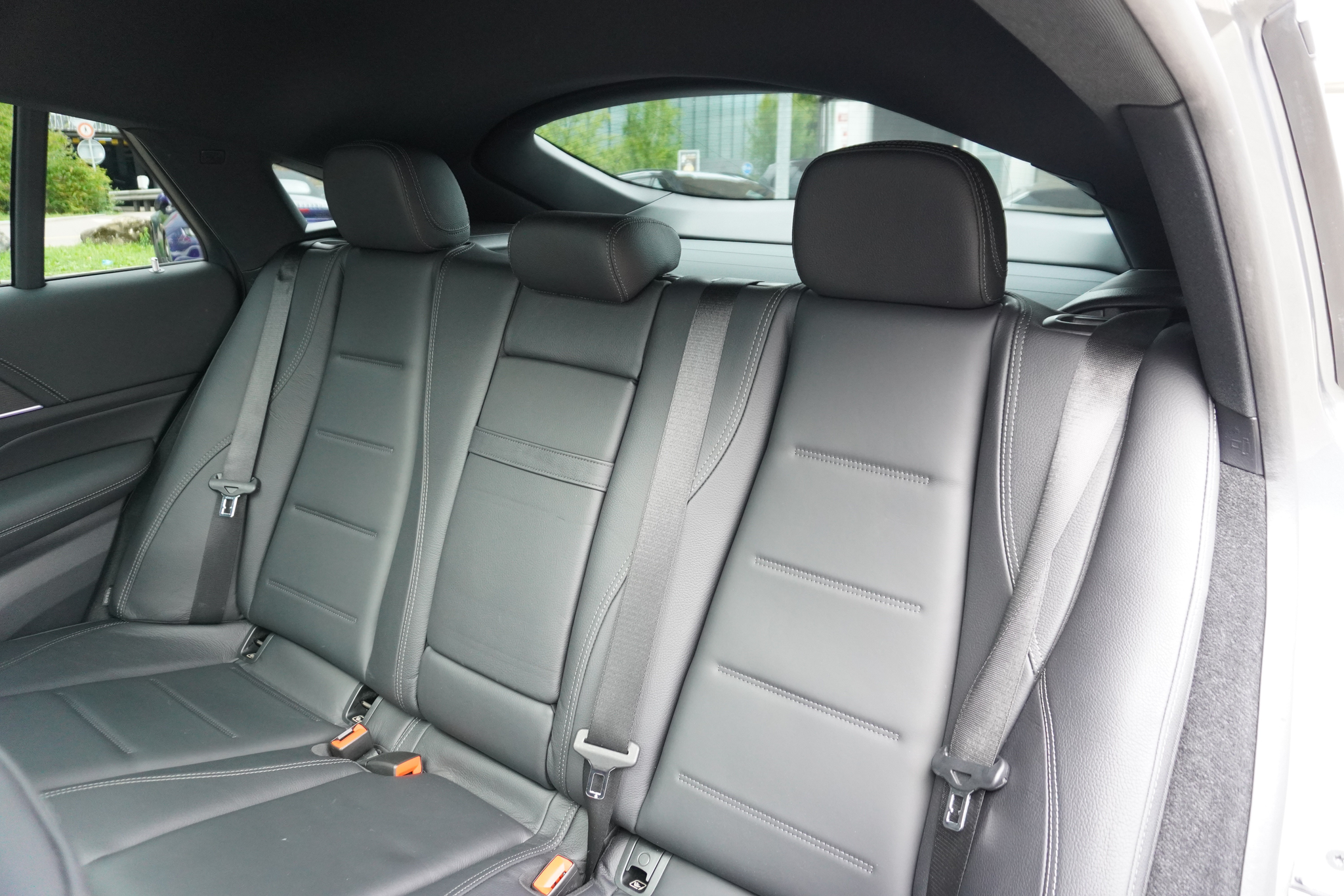 listing desktop thumbnail image 11