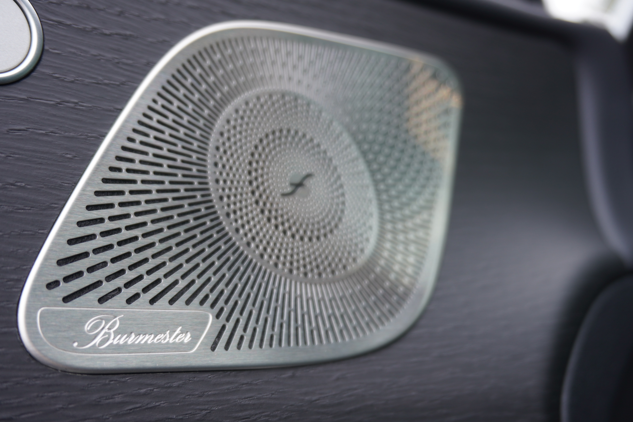 listing desktop thumbnail image 12