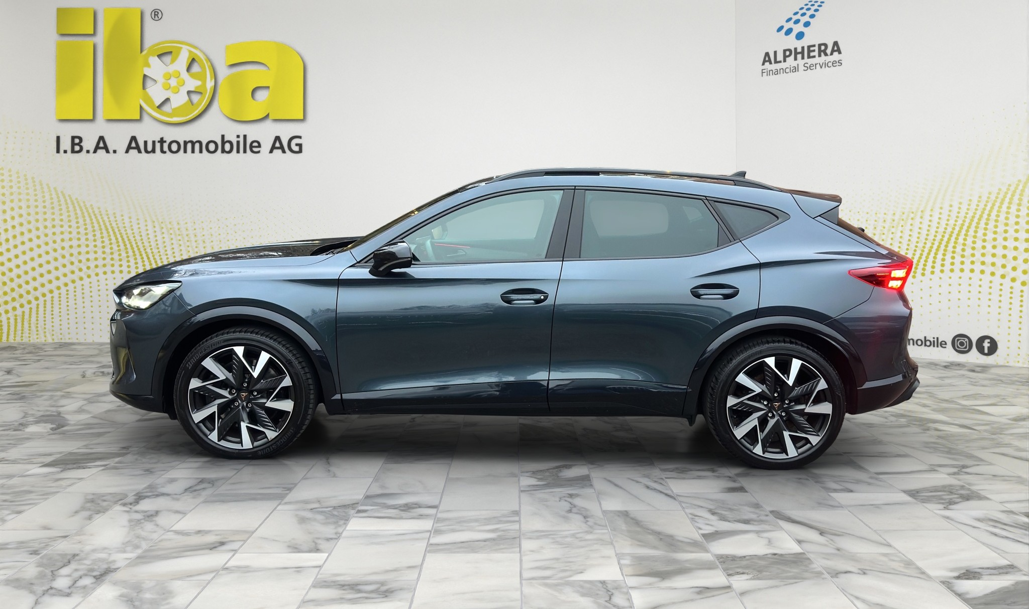 listing desktop thumbnail image 1