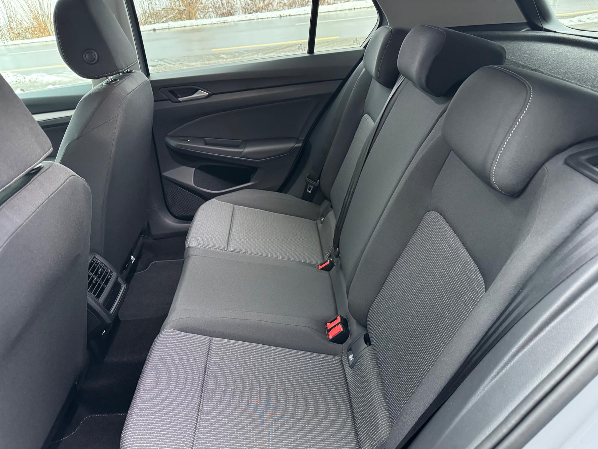 listing desktop thumbnail image 5