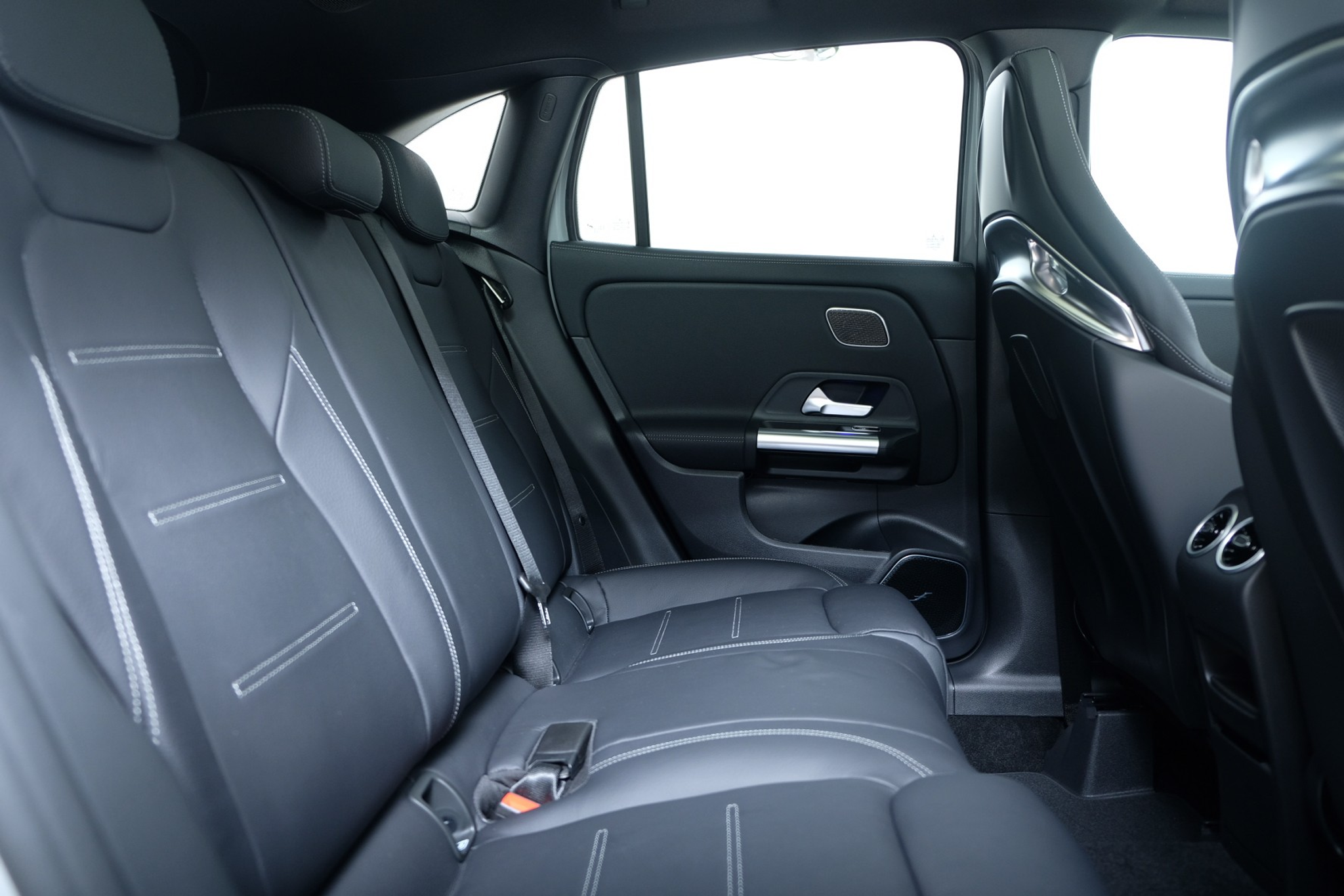 listing desktop thumbnail image 8