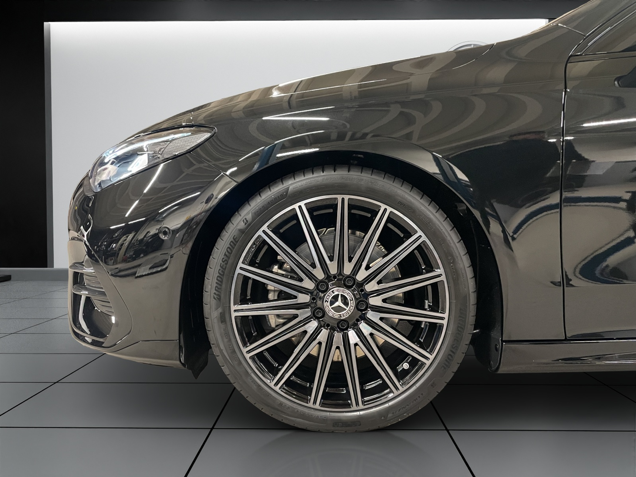 listing desktop thumbnail image 5