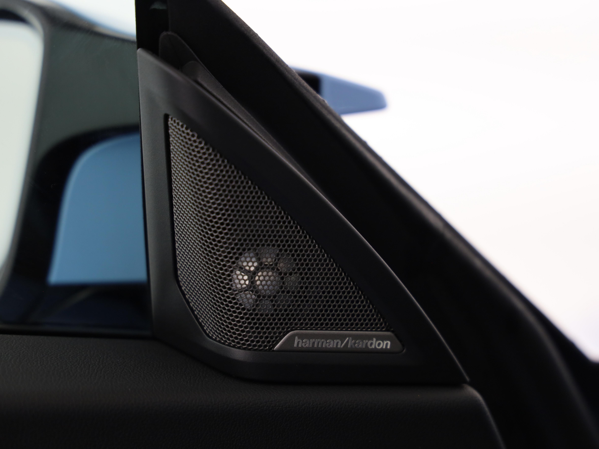 listing desktop thumbnail image 8