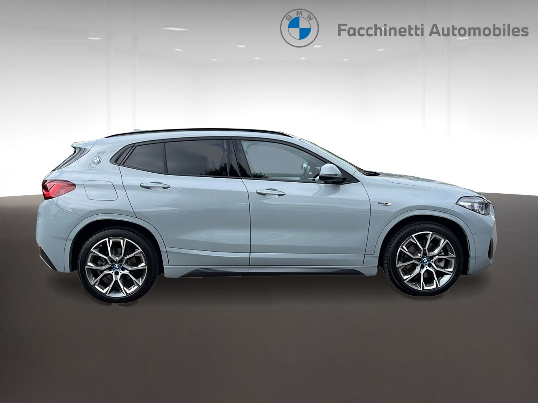 listing desktop thumbnail image 5